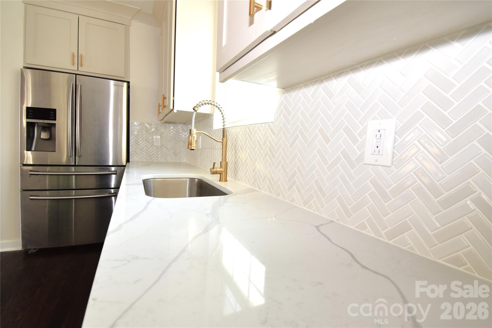 131 Woodrow Avenue - Photo 10