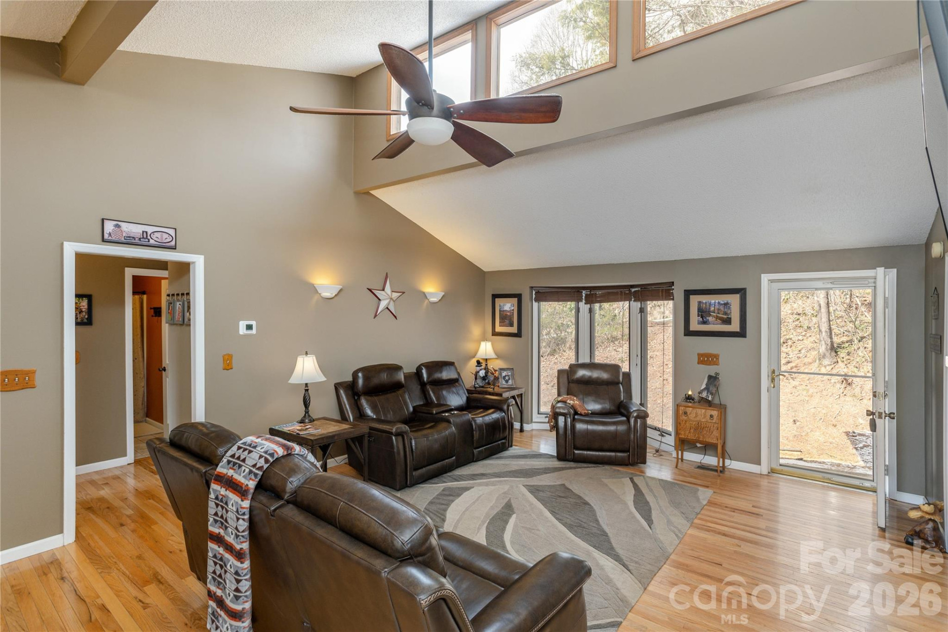 100 Ridgeview Drive - Photo 3