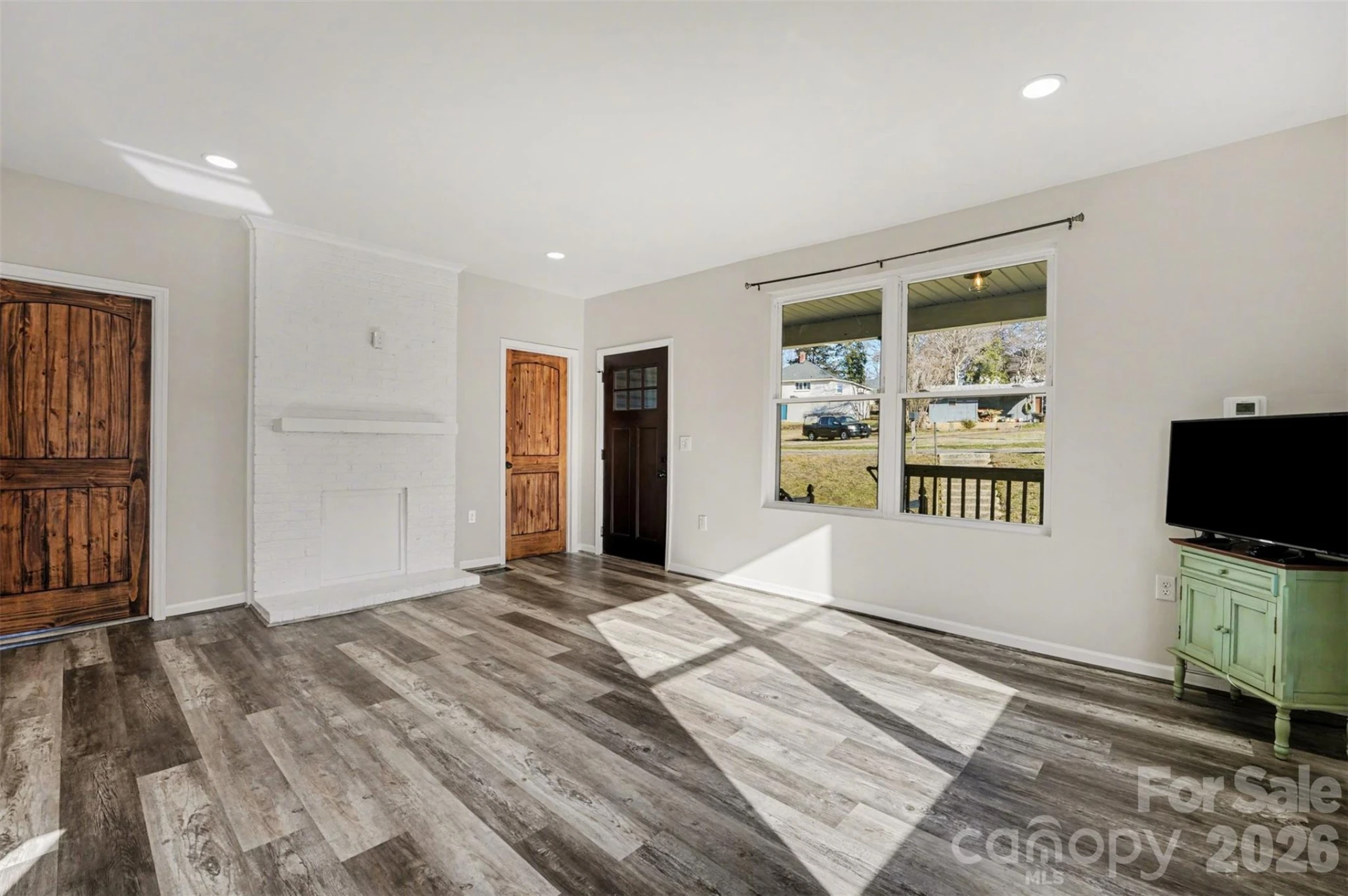 905 6th Avenue B Avenue - Photo 3