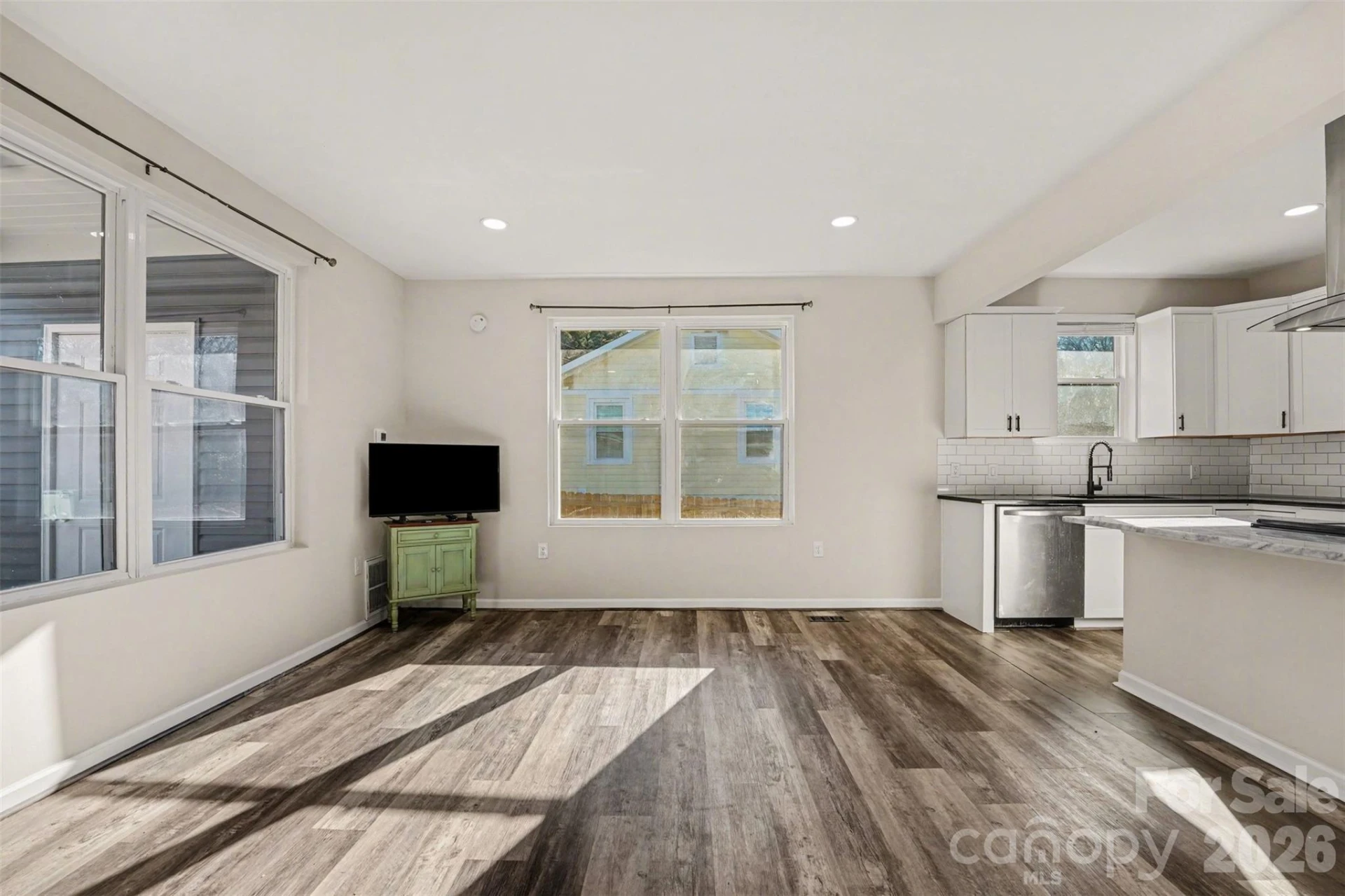 905 6th Avenue B Avenue - Photo 4