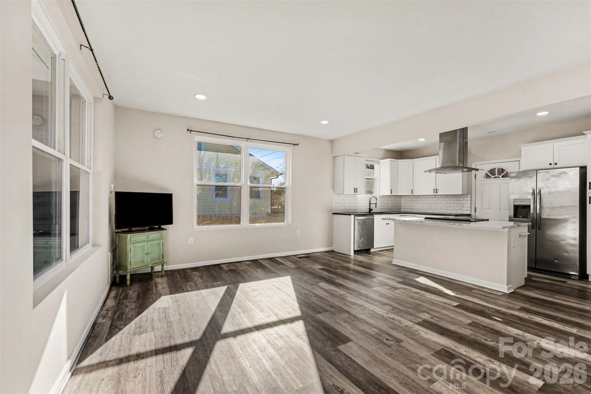 905 6th Avenue B Avenue - Photo 5