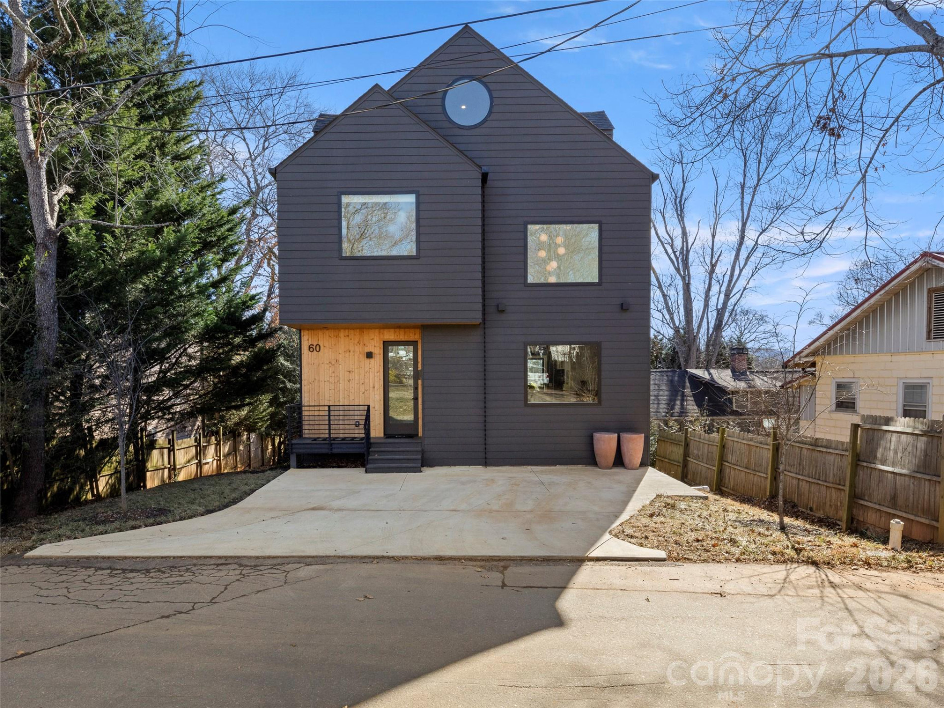 60 Harvard Place - Photo 2