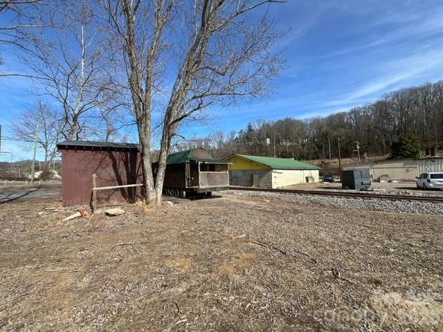 704 Riverside Drive - Photo 14