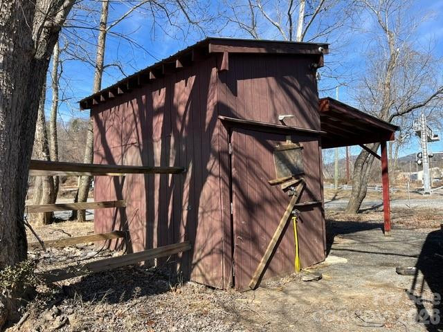 704 Riverside Drive - Photo 8