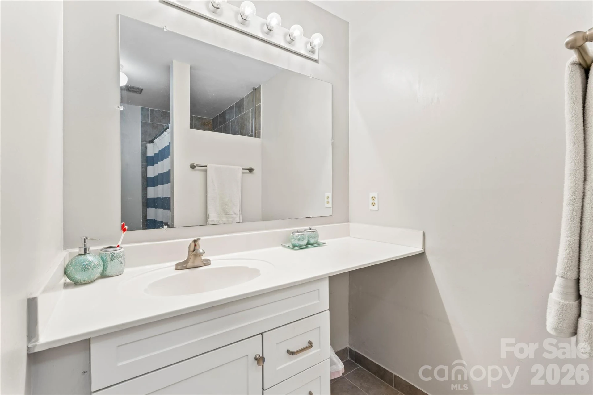 8615 Lochinvar Drive - Photo 9