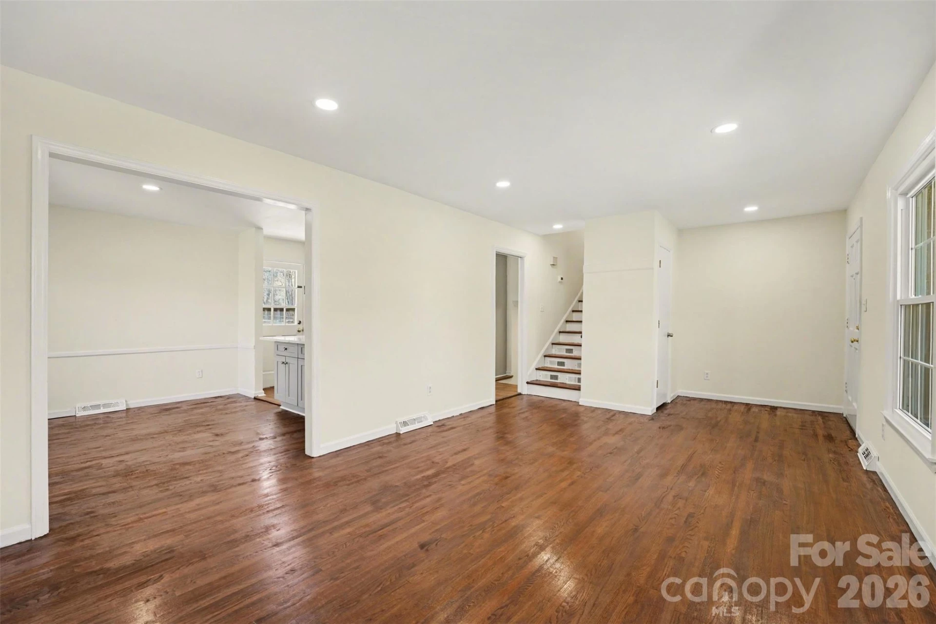 1140 Fieldstone Road - Photo 4