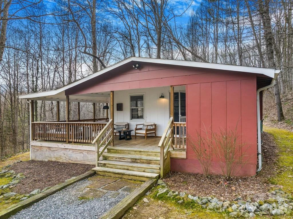 355 East View Road