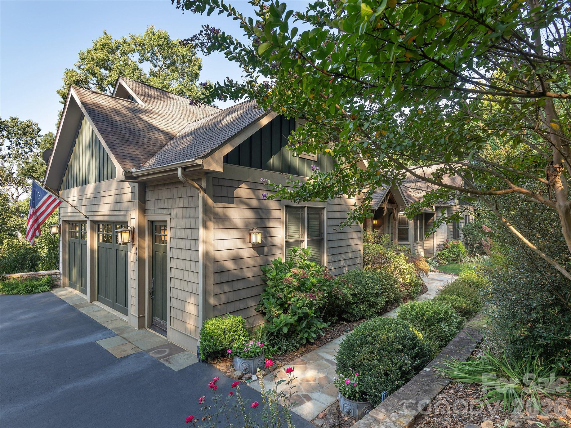442 Coopers Hawk Drive - Photo 2