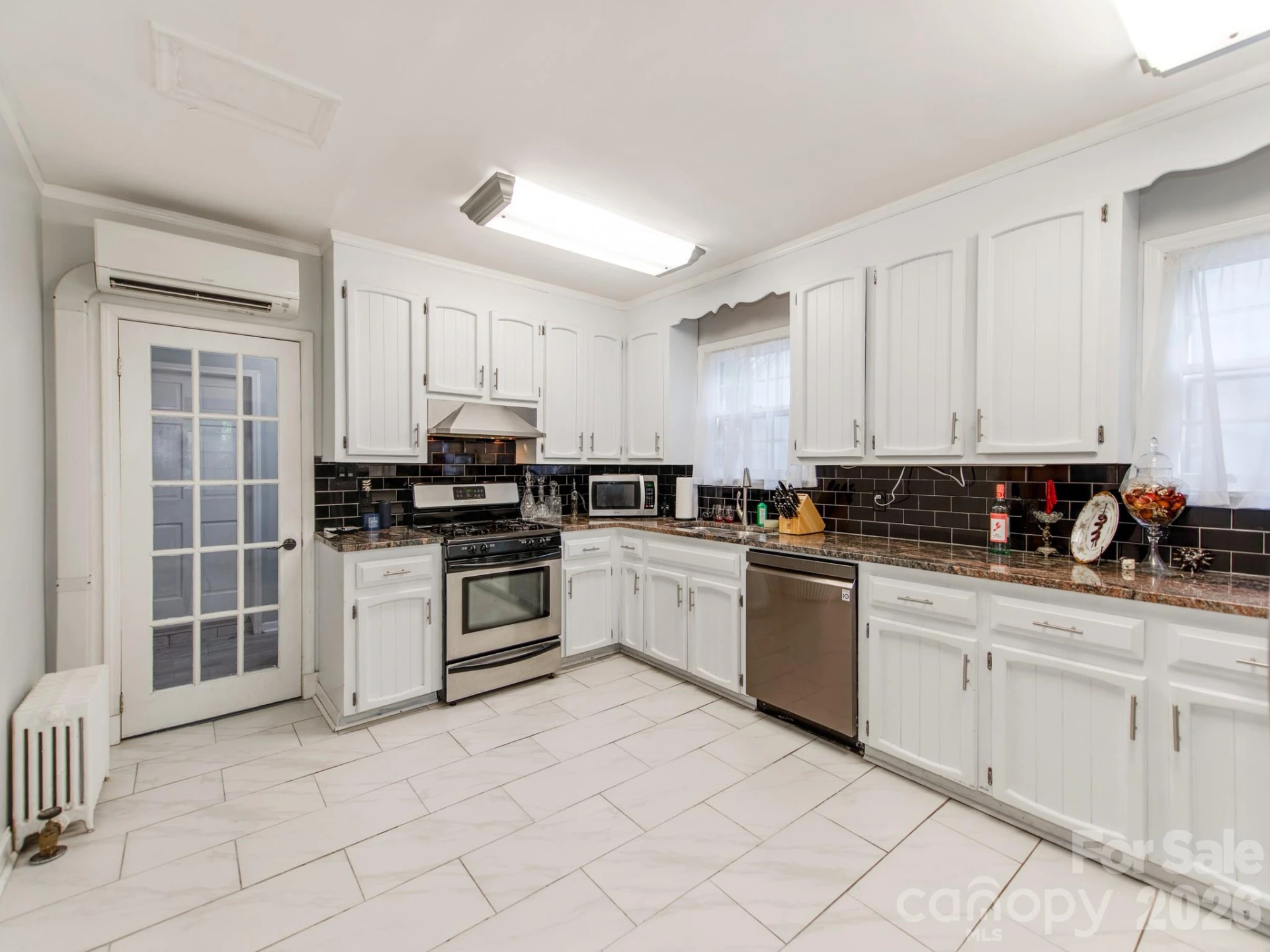 1209 Oakwood Avenue - Photo 11