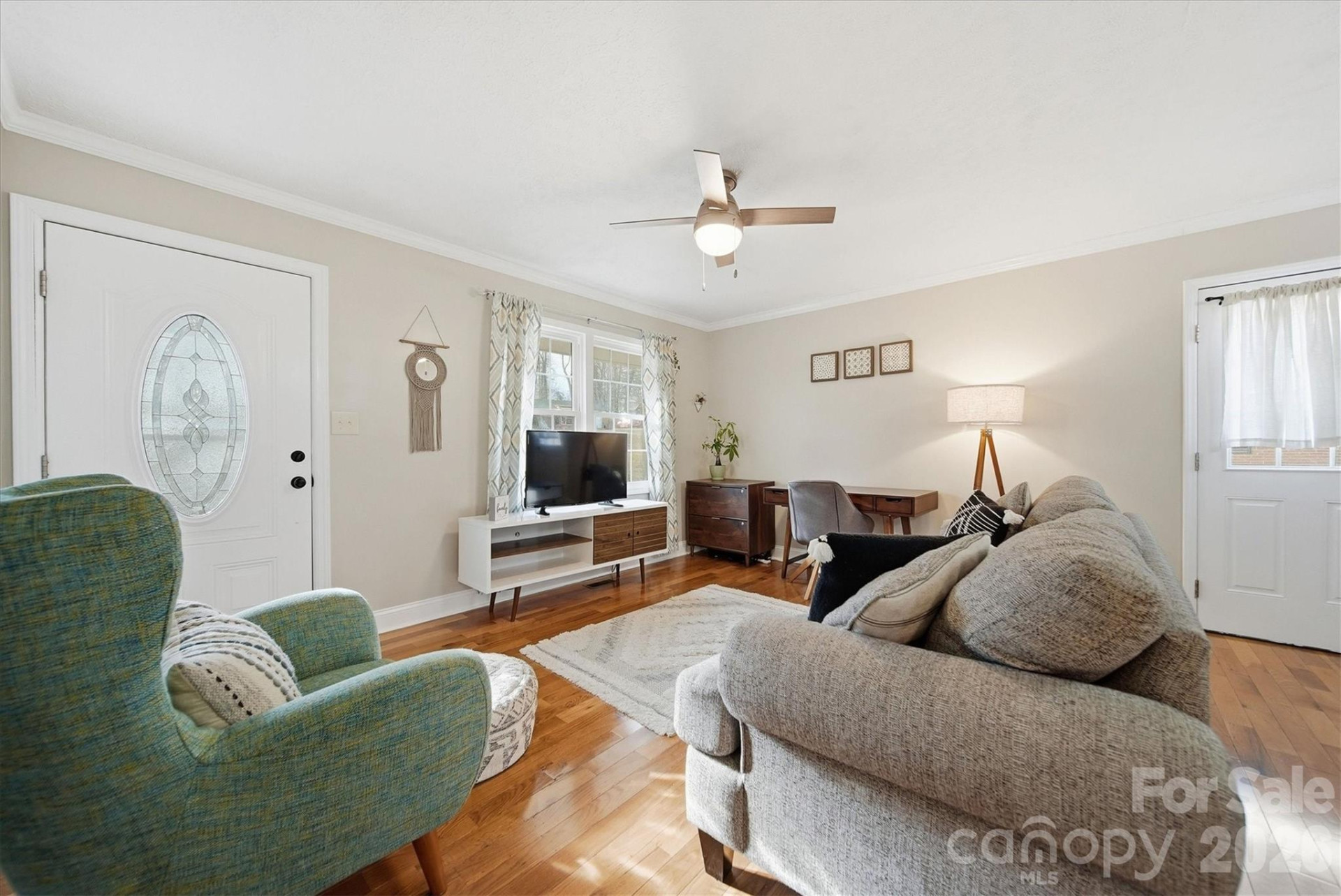 1437 Oak Hill Drive - Photo 3