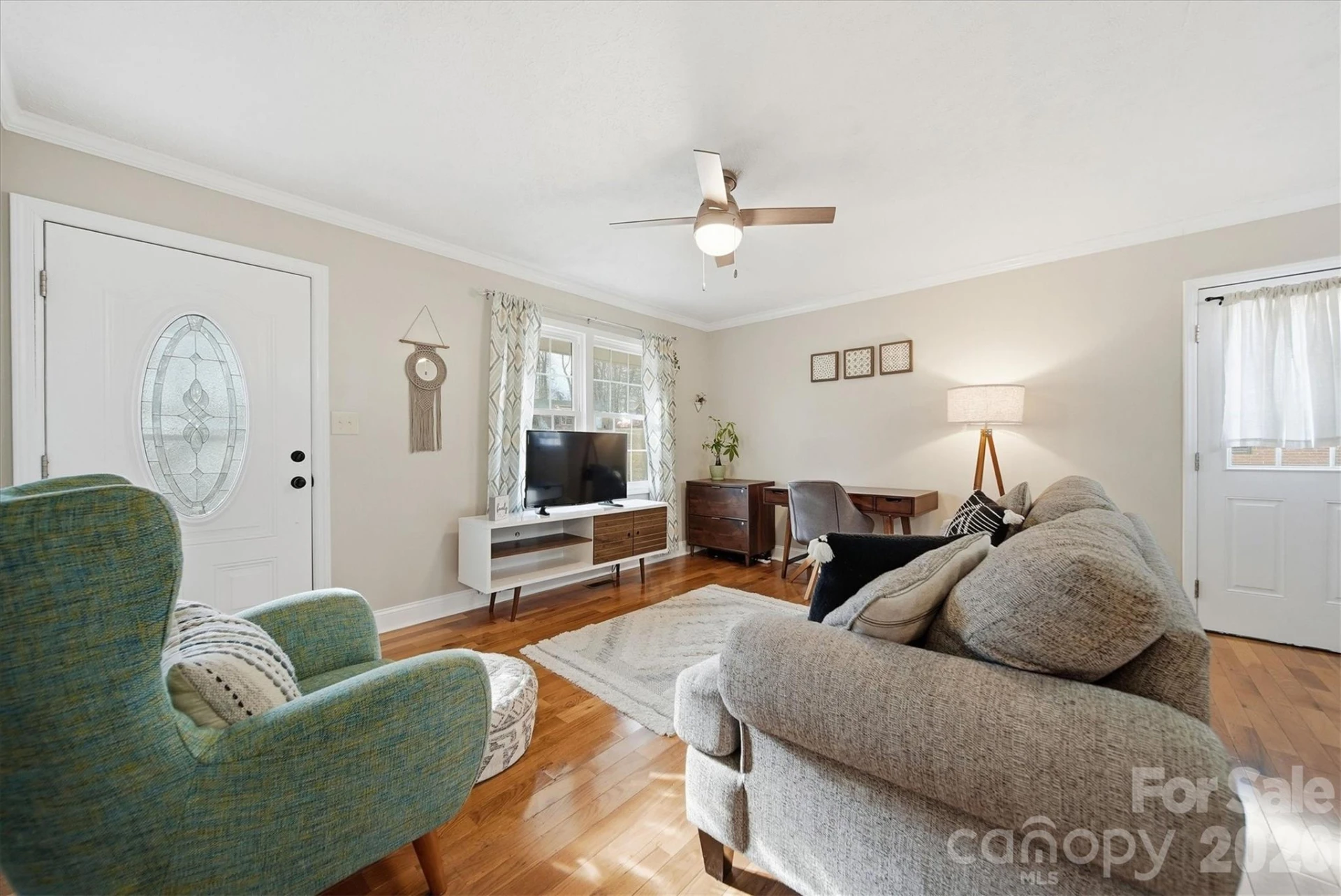 1437 Oak Hill Drive - Photo 3
