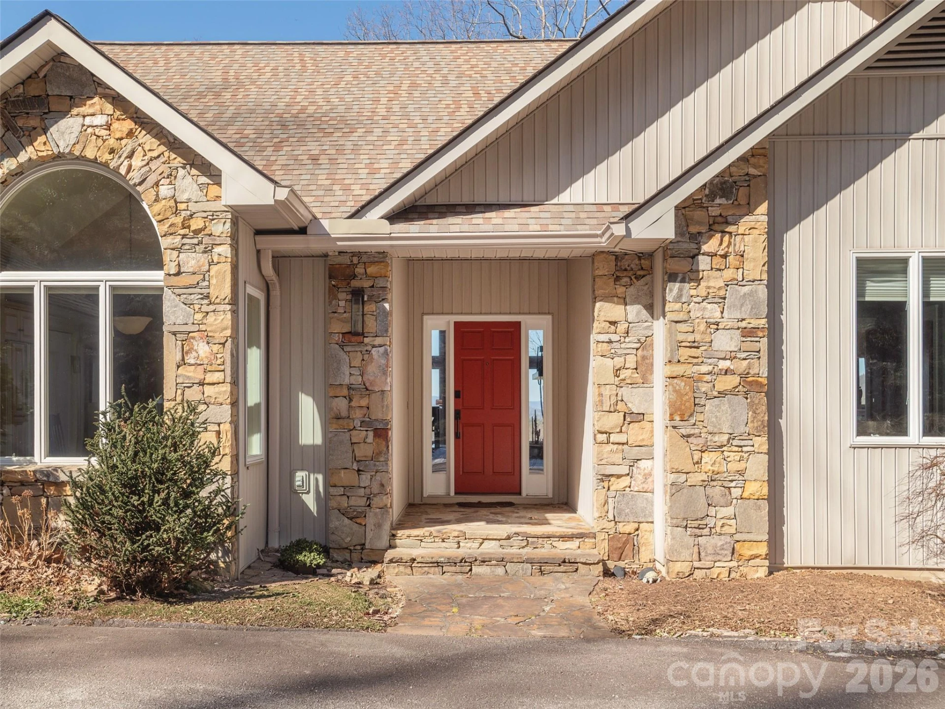 402 Claremont Drive - Photo 2