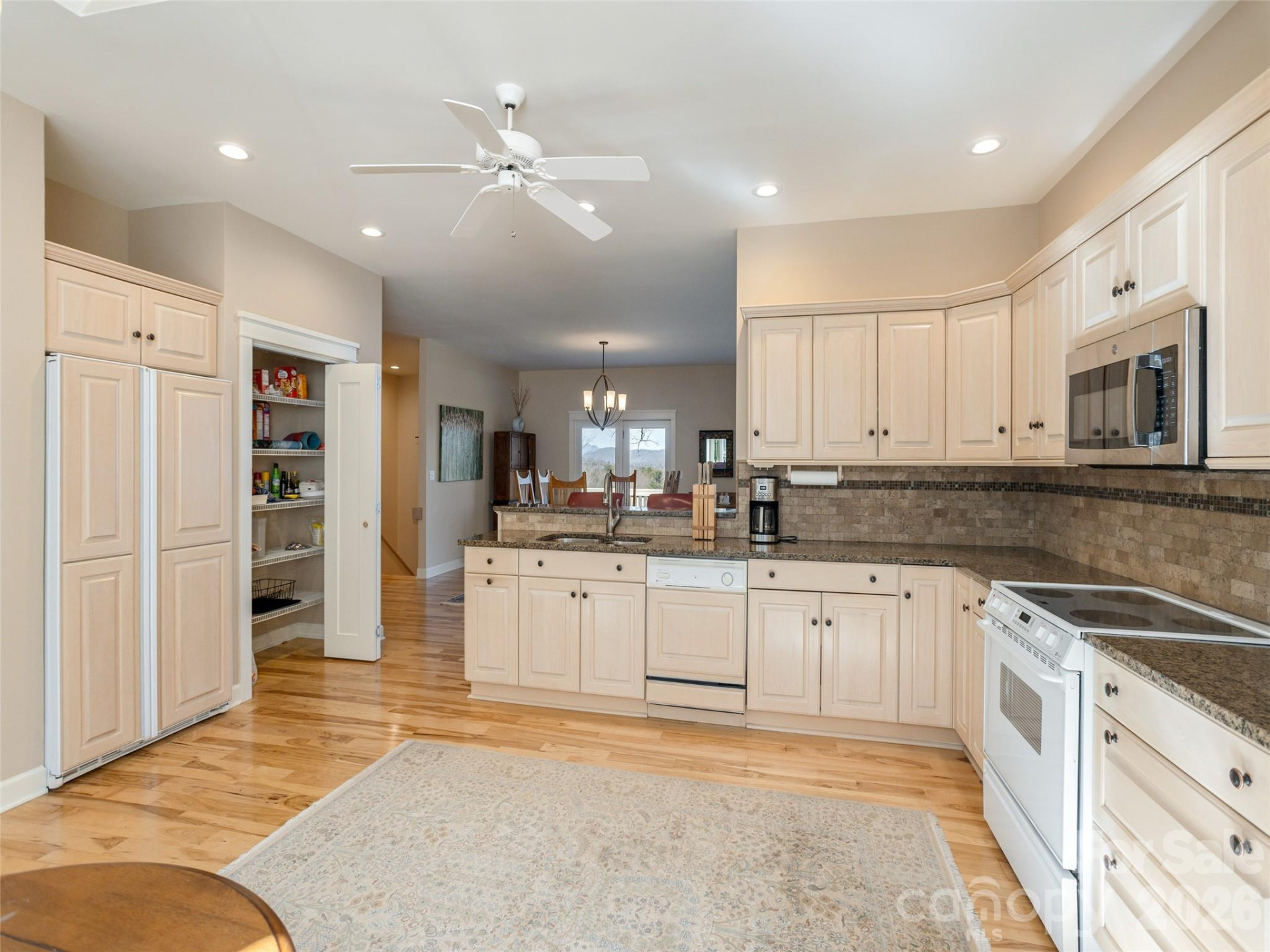 402 Claremont Drive - Photo 16