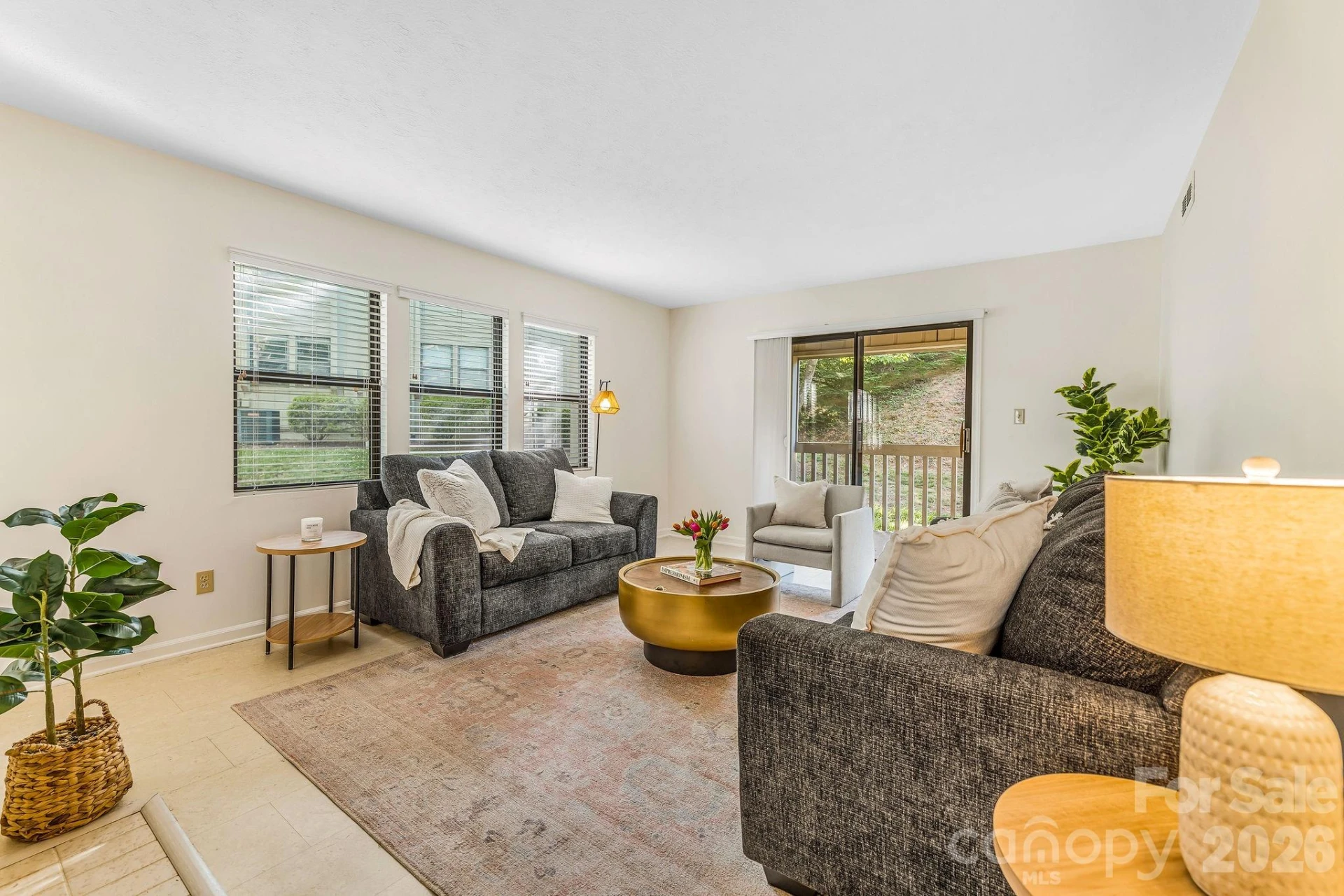 1801 Abbey Circle - Photo 2