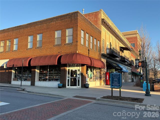 501 Main Street, Hendersonville, NC, 28792