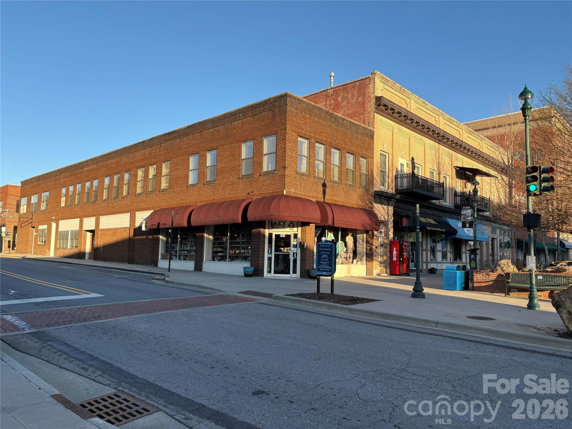 501 Main Street - Photo 2
