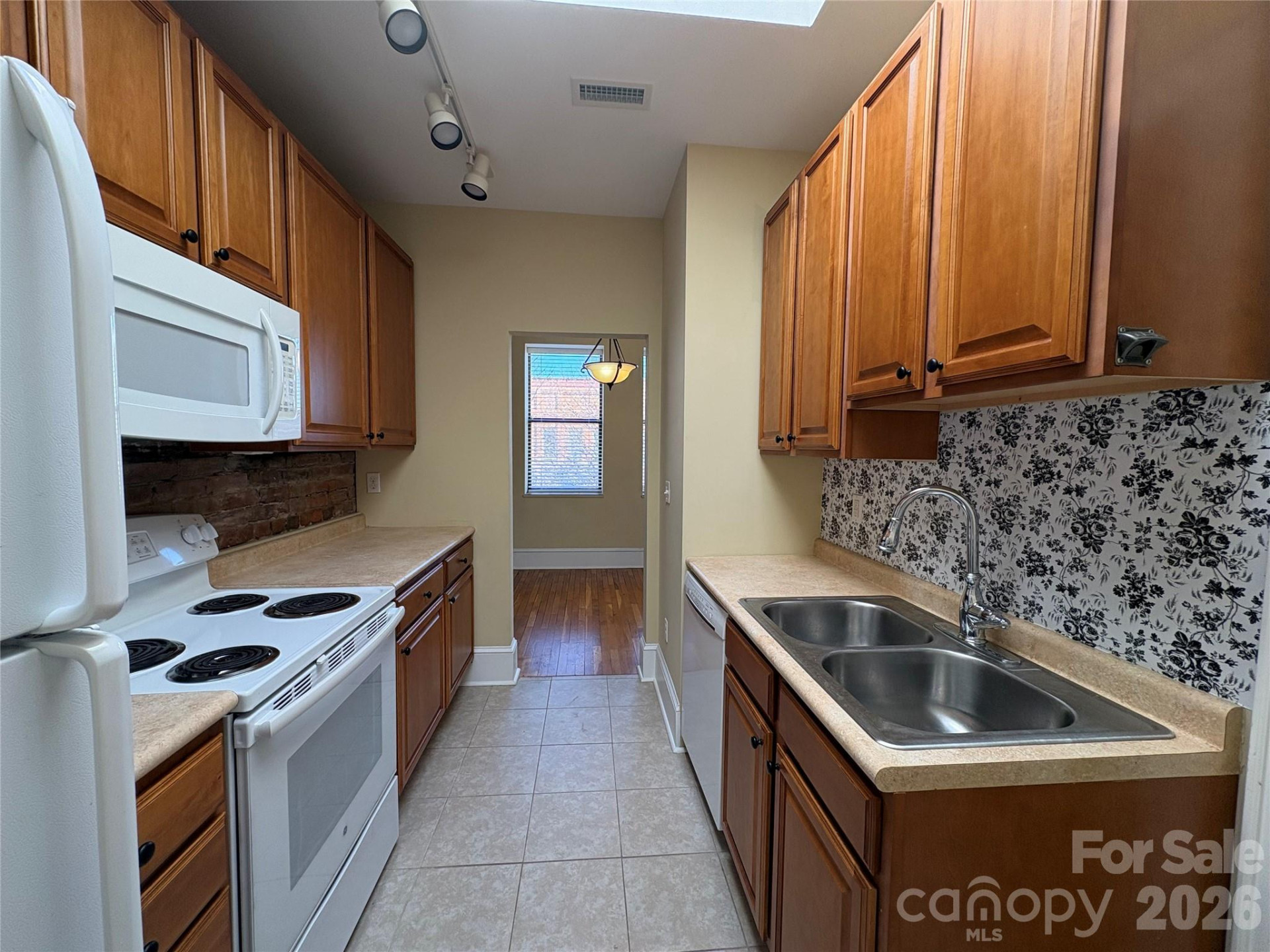 501 Main Street - Photo 8