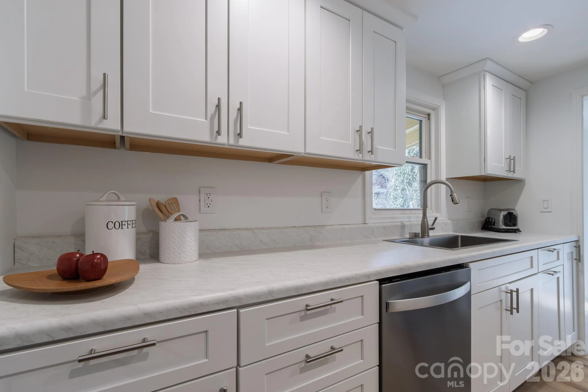 48 Elliott Road - Photo 7