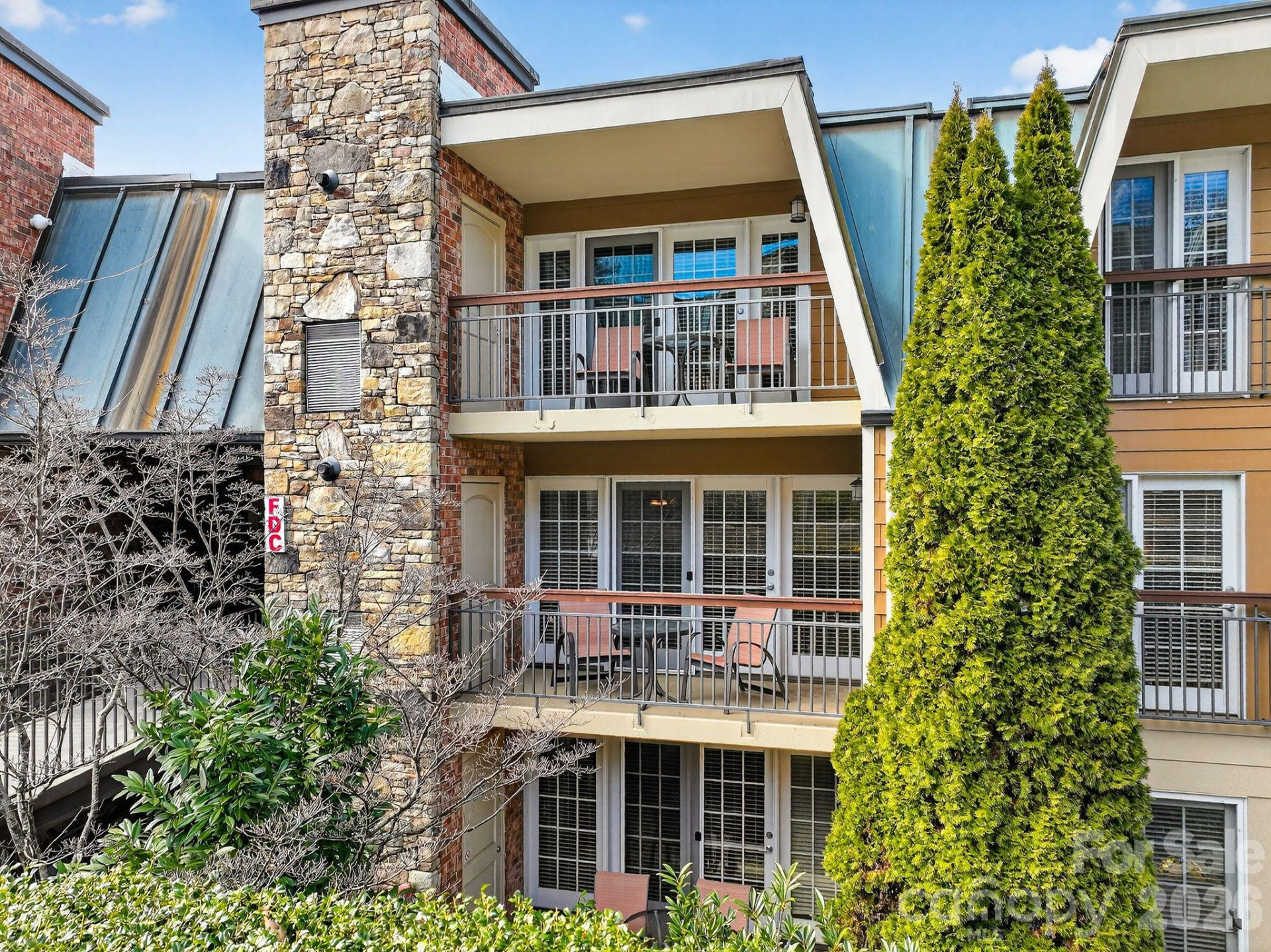 303 Bowling Park Road - Photo 2