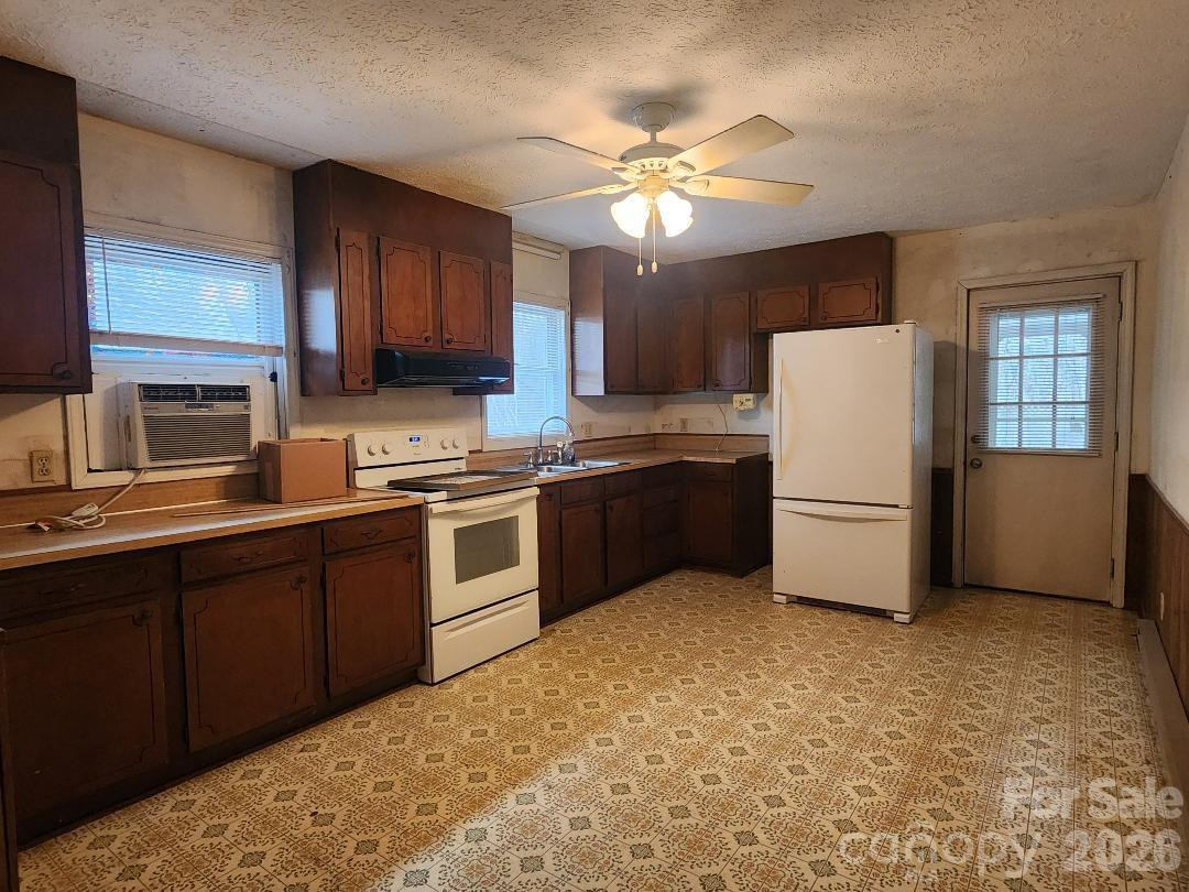 109 Sherwood Drive - Photo 4