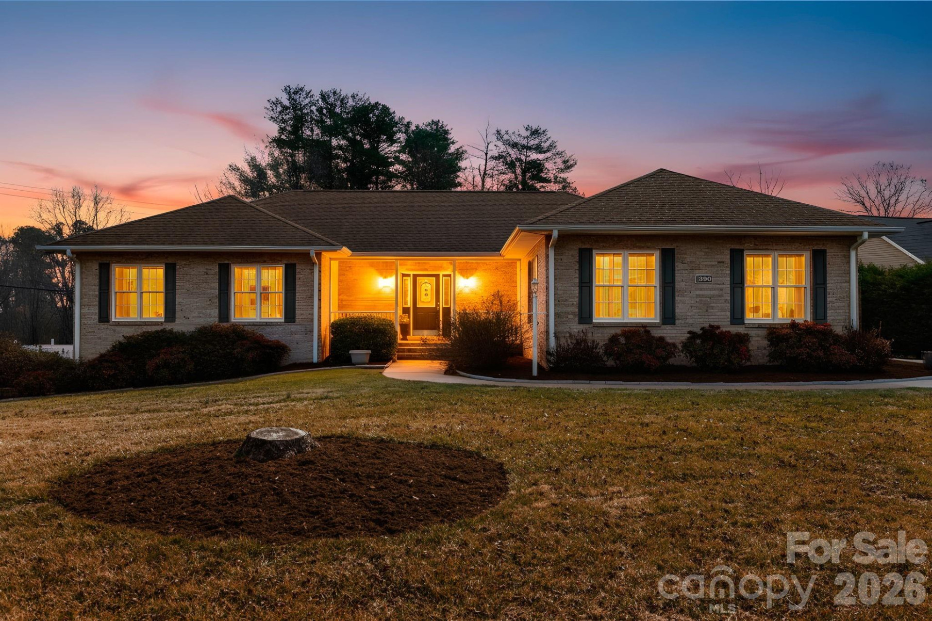390 Classic Oaks Circle