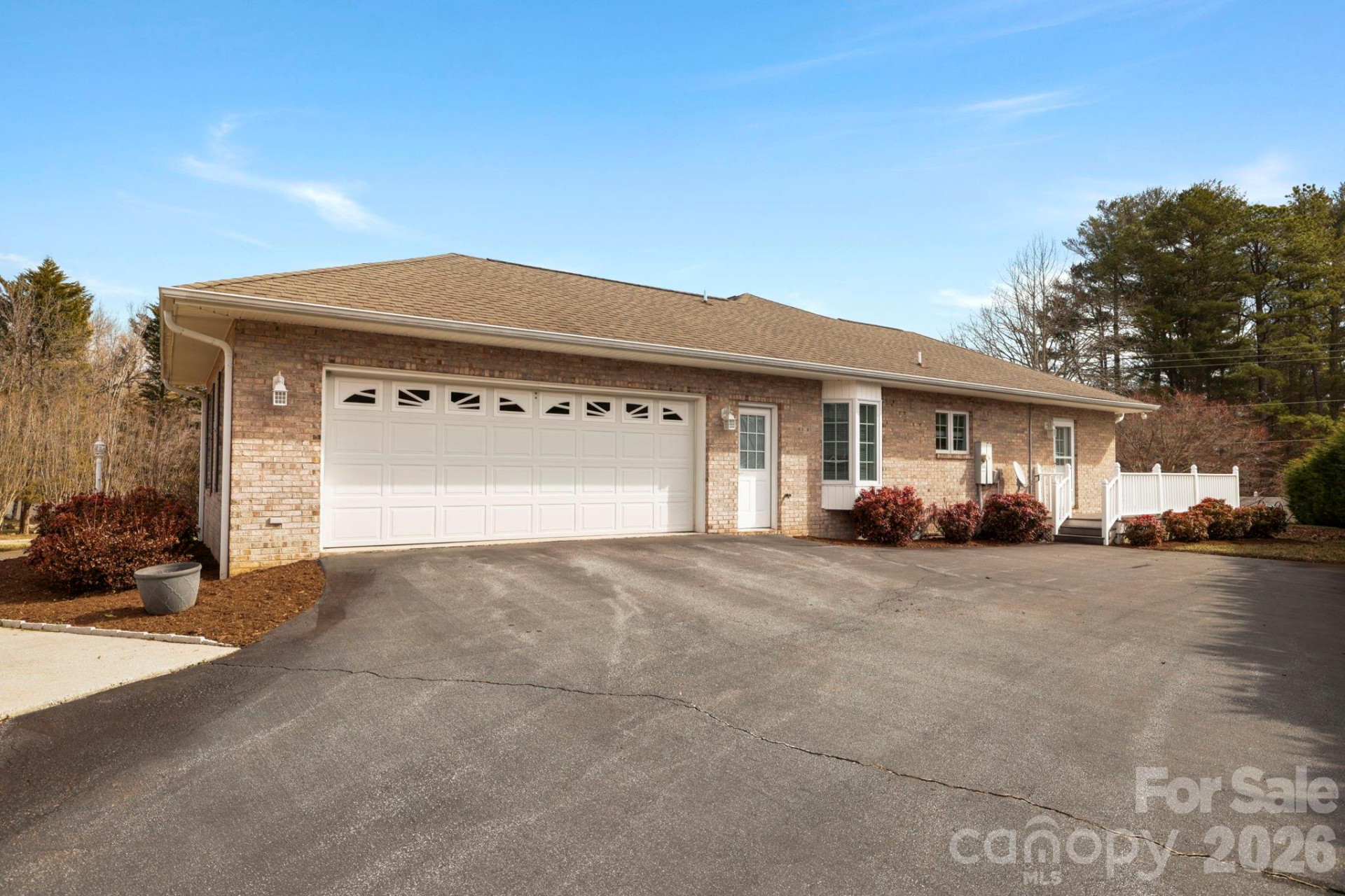 390 Classic Oaks Circle - Photo 4