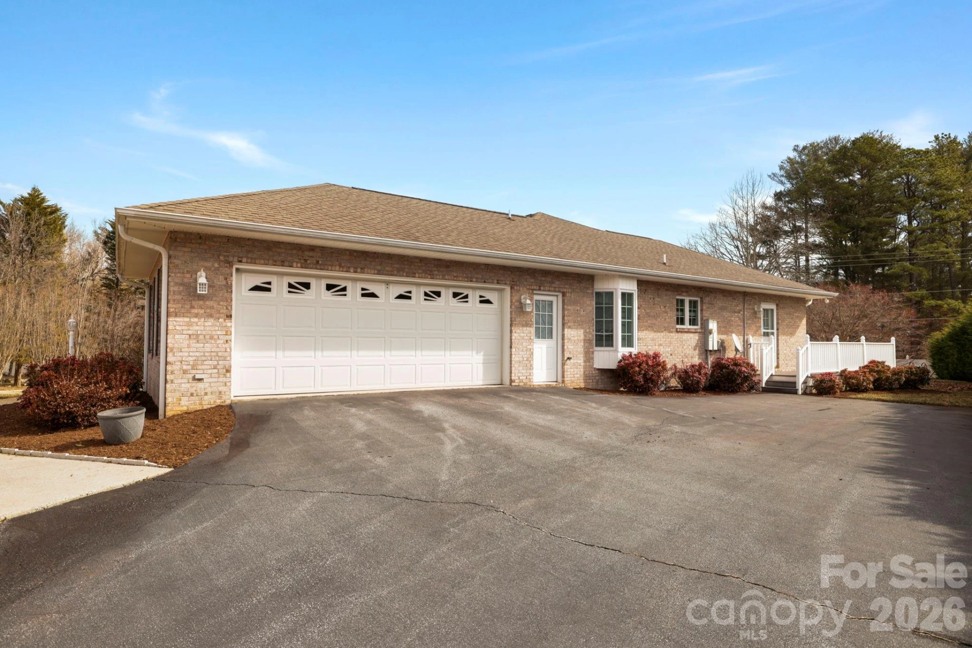 390 Classic Oaks Circle - Photo 4