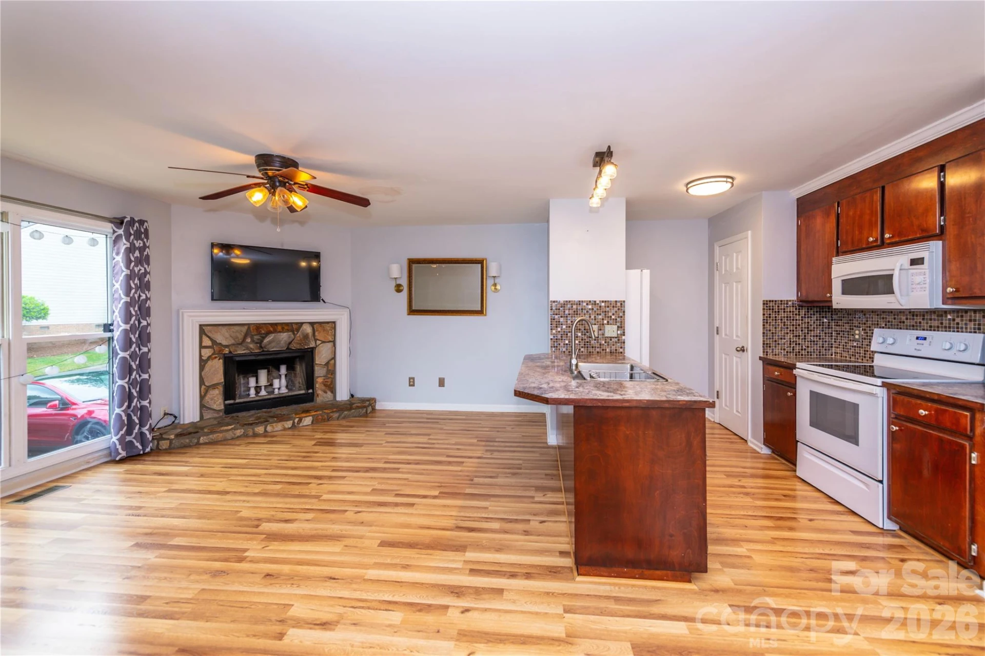 3240 Carlyle Drive - Photo 4