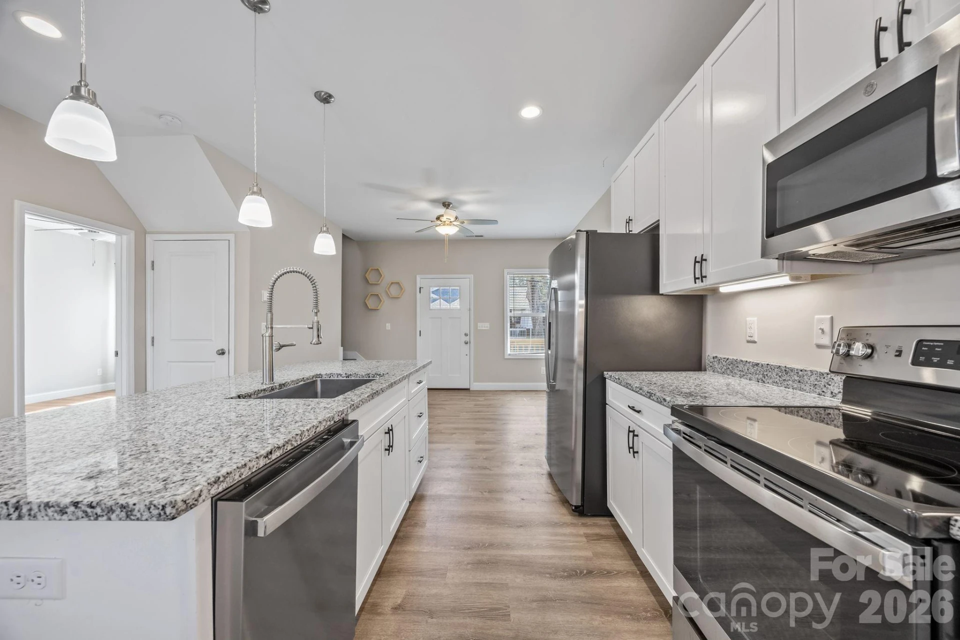 88 Winston Avenue - Photo 13