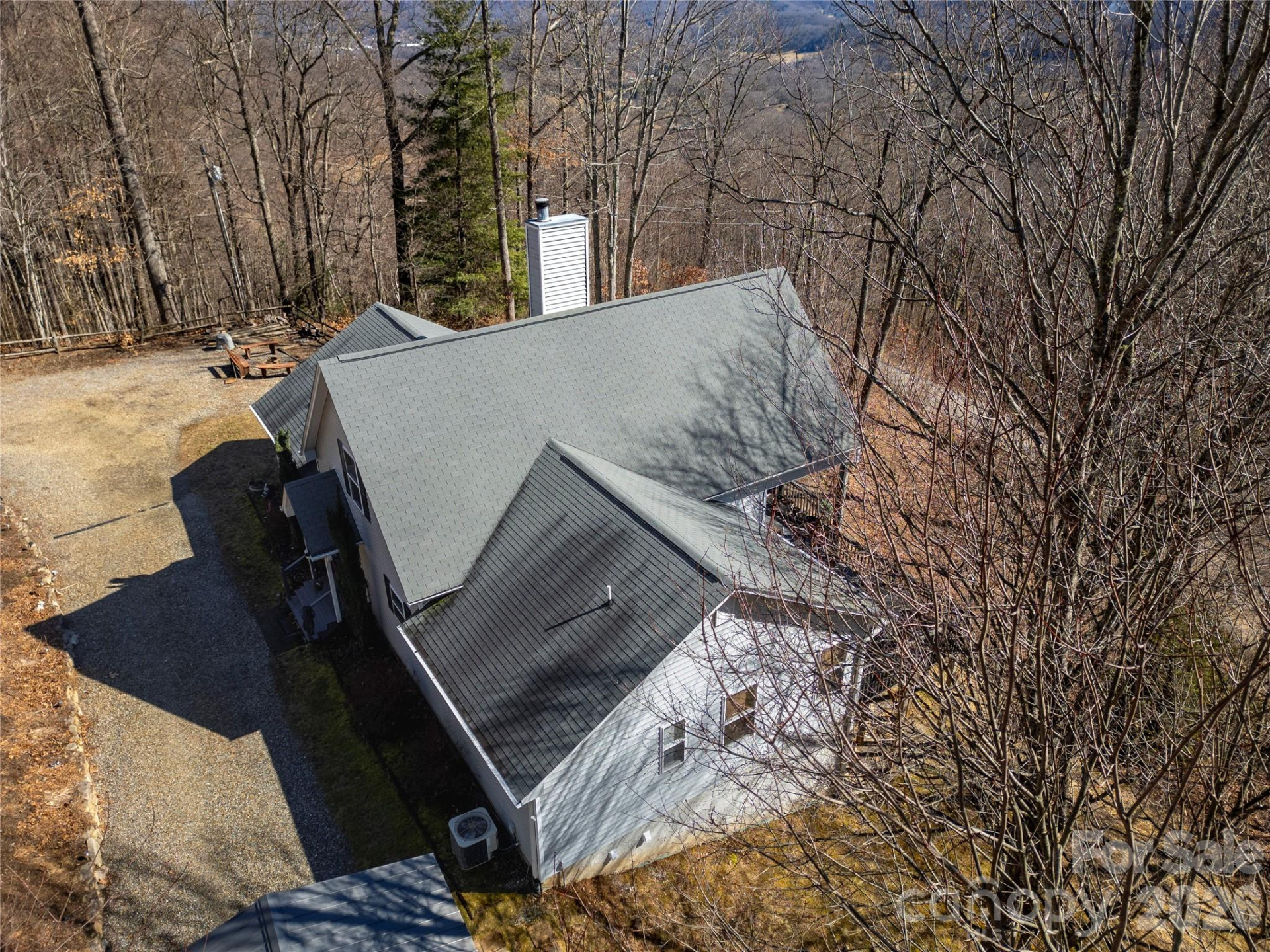 872 Mountainside Drive - Photo 4