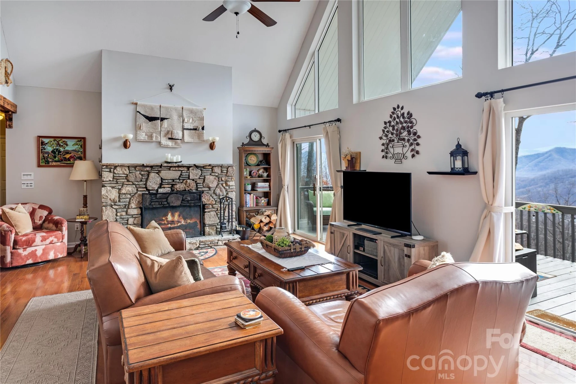 872 Mountainside Drive - Photo 7
