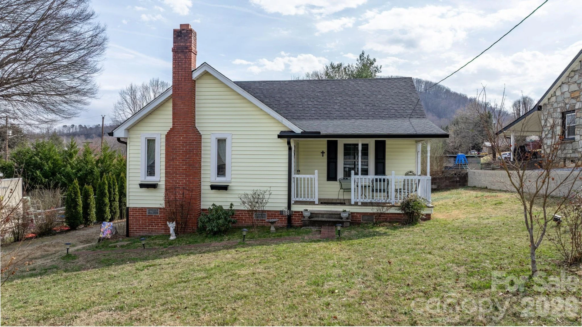 88 Lincoln Avenue - Photo 3