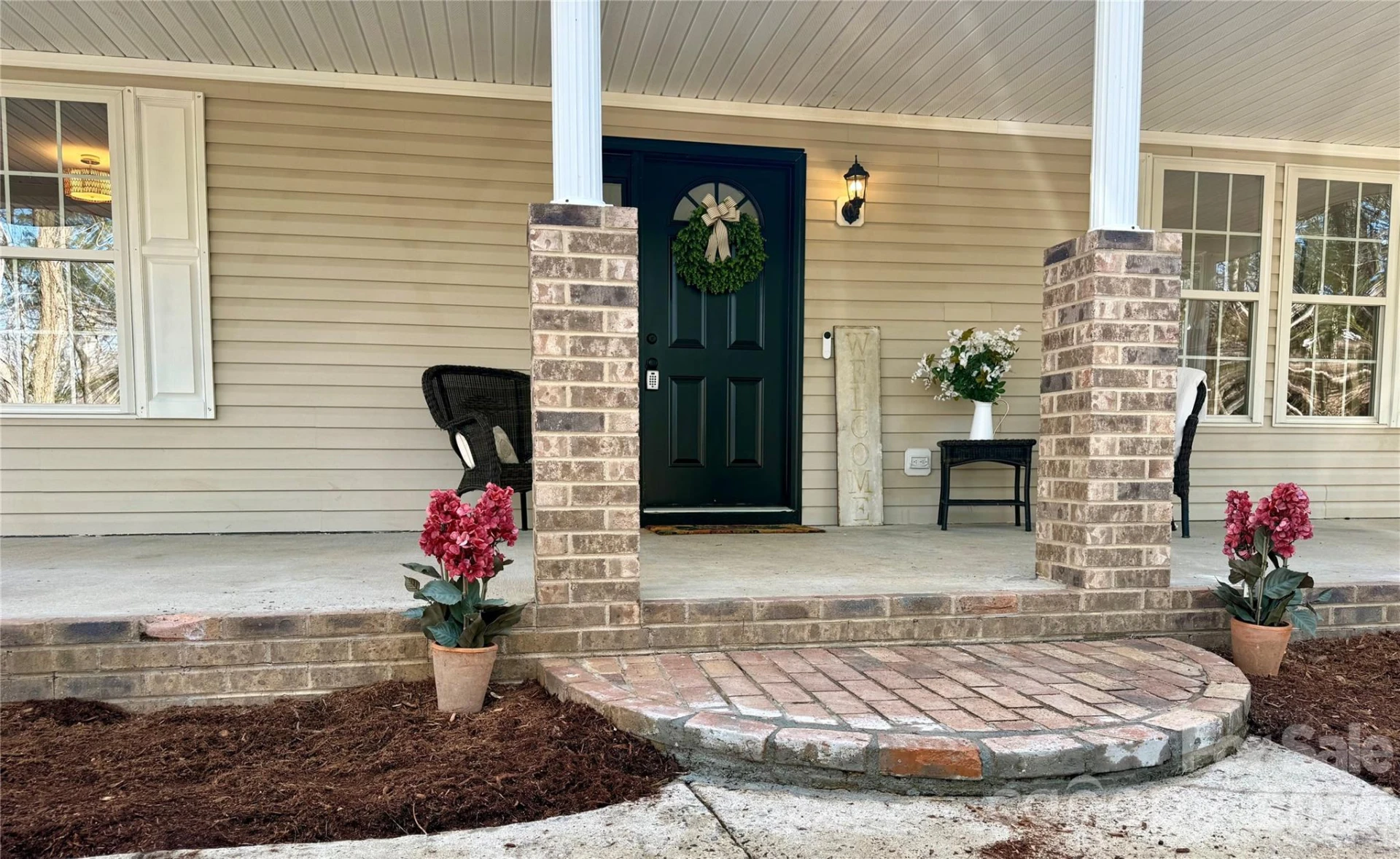 907 Gleason Street - Photo 2