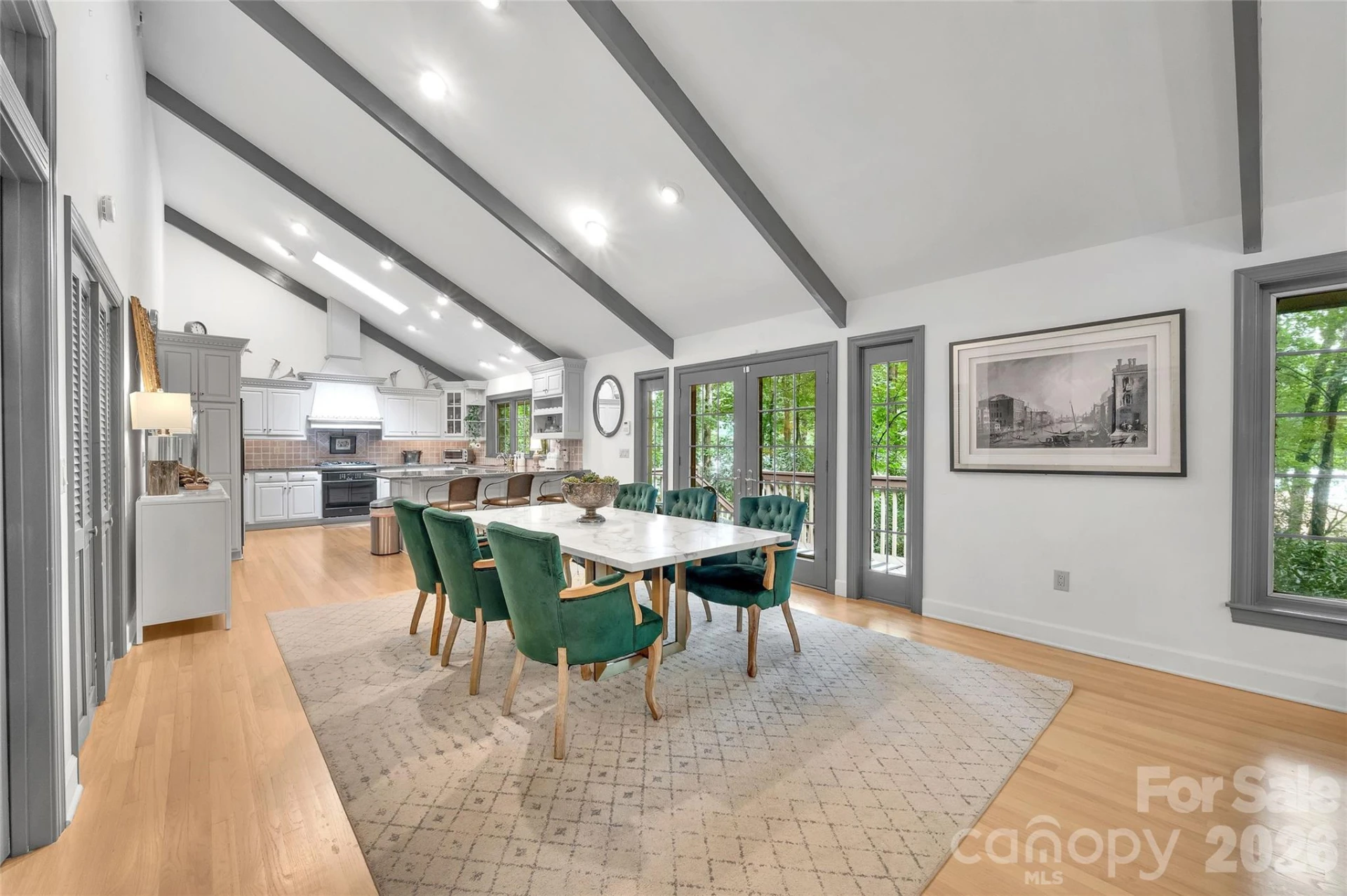 562 West Club Boulevard - Photo 11