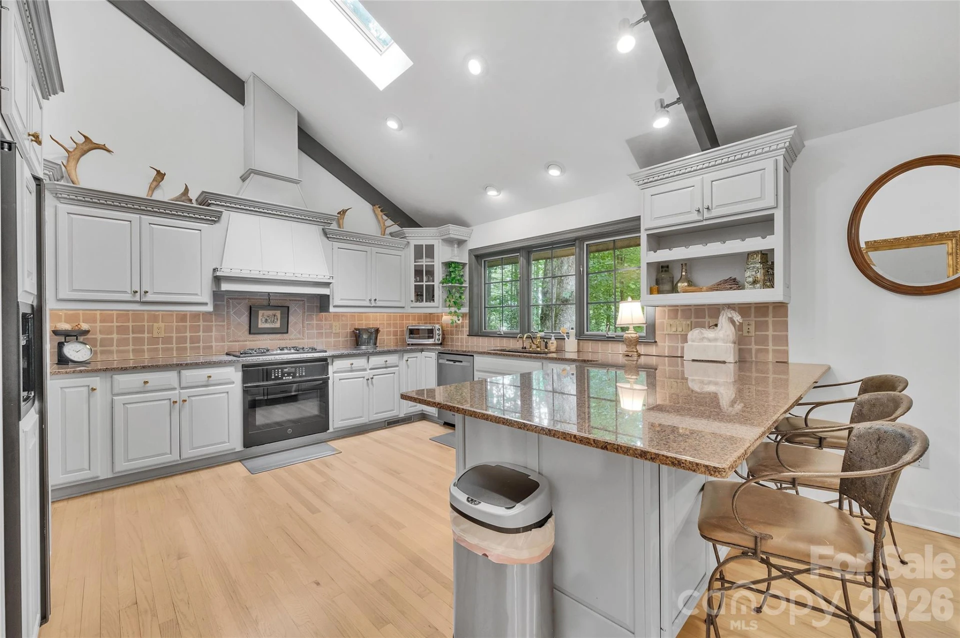 562 West Club Boulevard - Photo 12