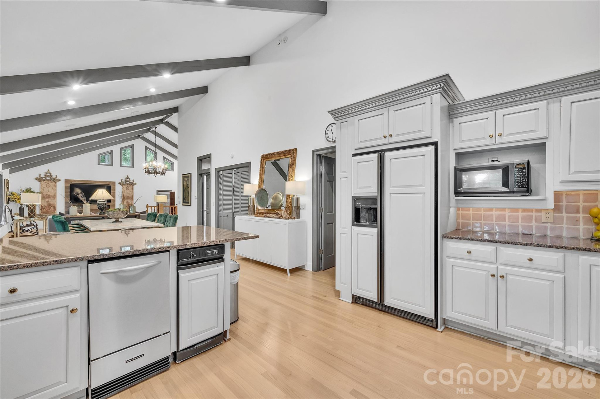 562 West Club Boulevard - Photo 13