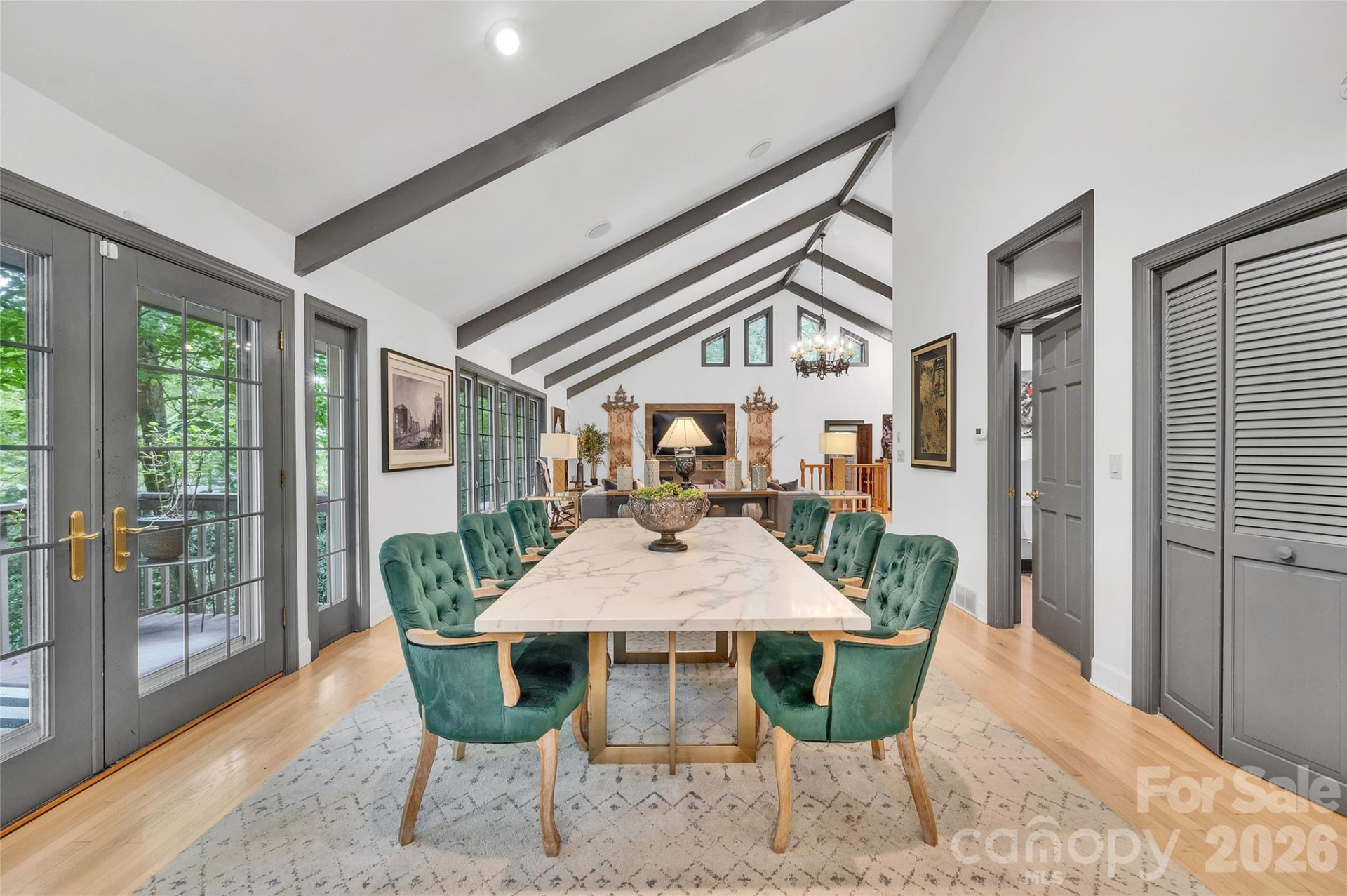 562 West Club Boulevard - Photo 15