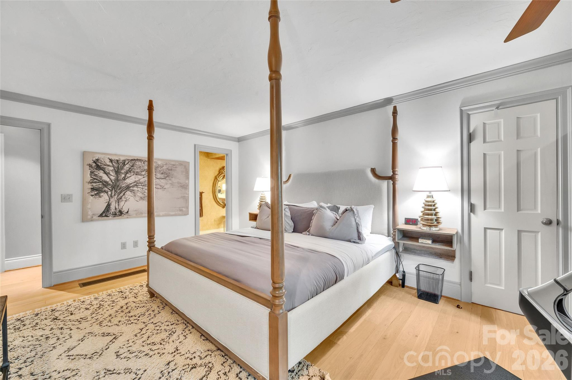 562 West Club Boulevard - Photo 16