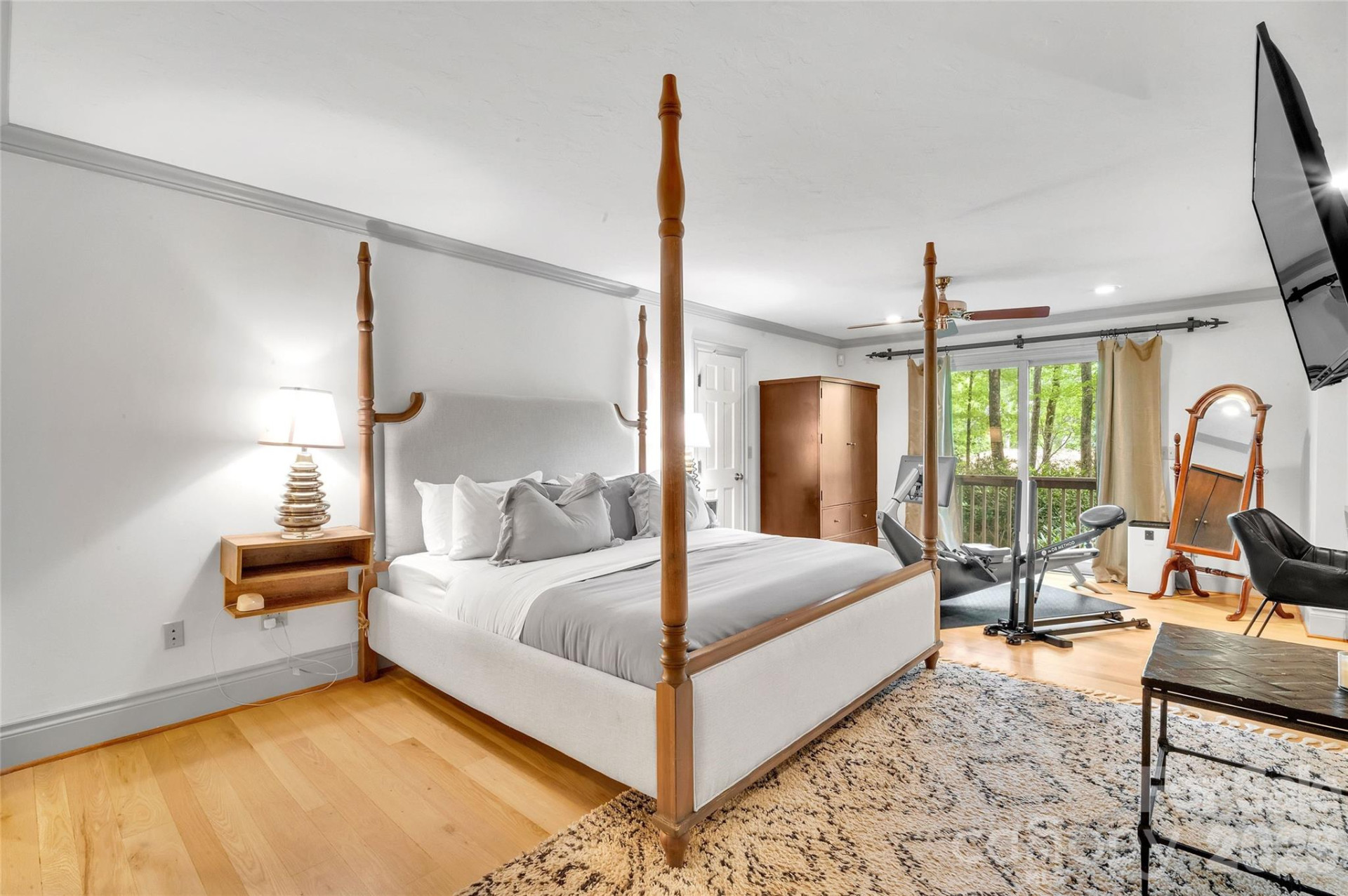 562 West Club Boulevard - Photo 18