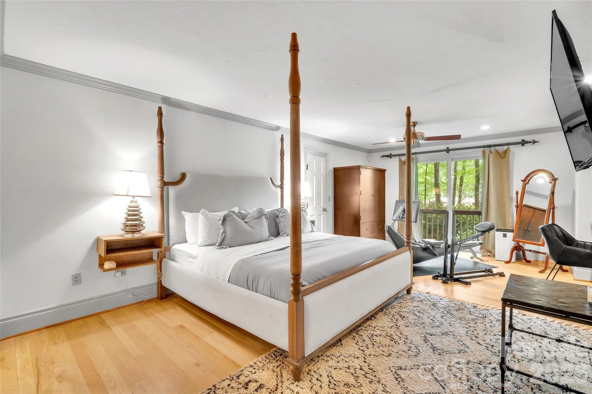 562 West Club Boulevard - Photo 18