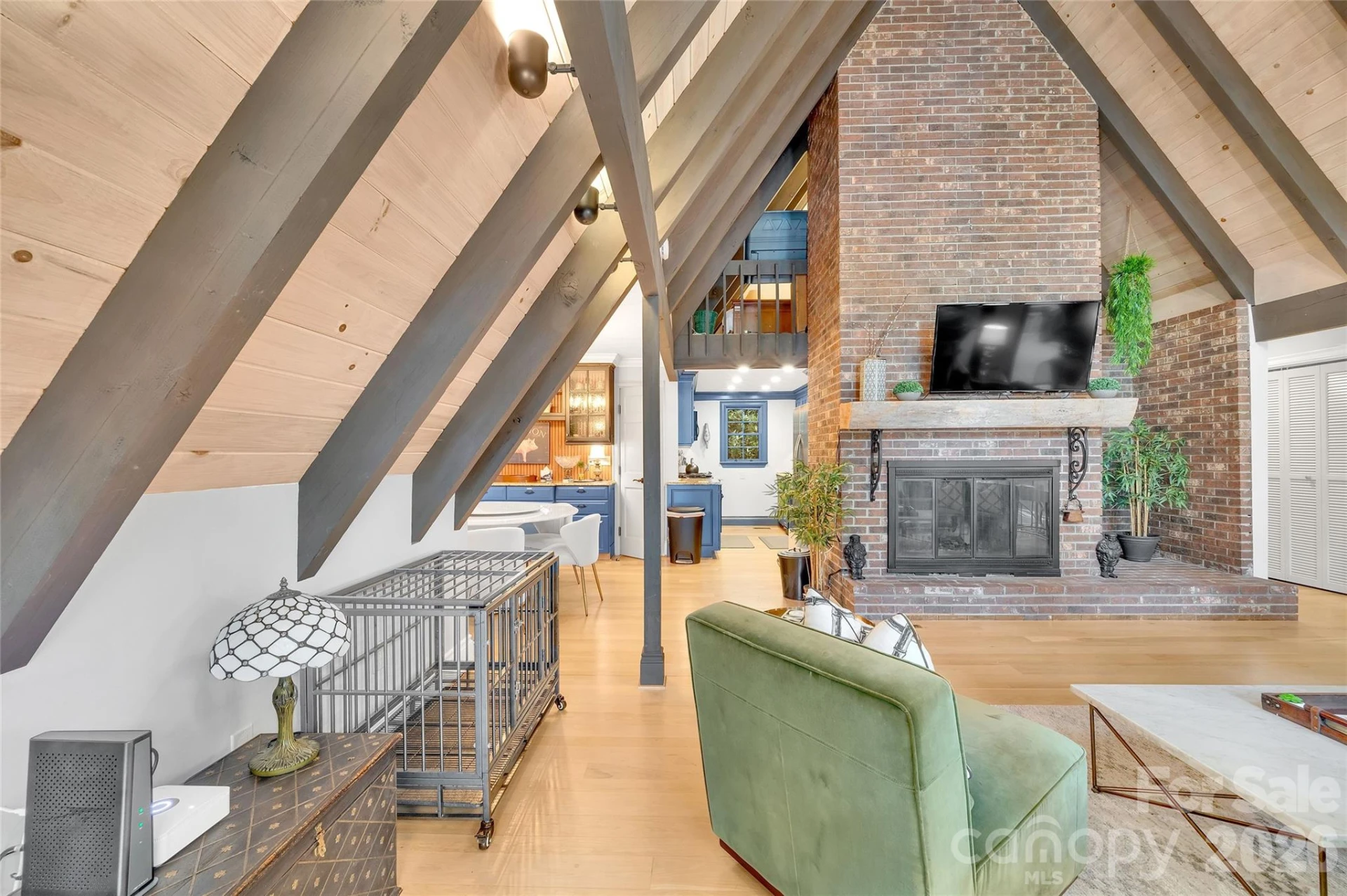 562 West Club Boulevard - Photo 23
