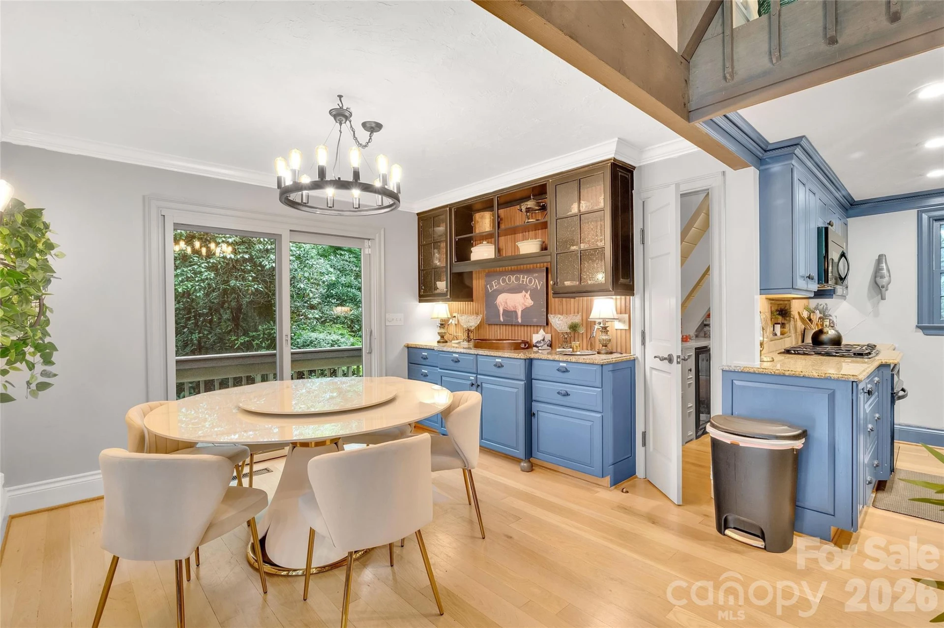 562 West Club Boulevard - Photo 25