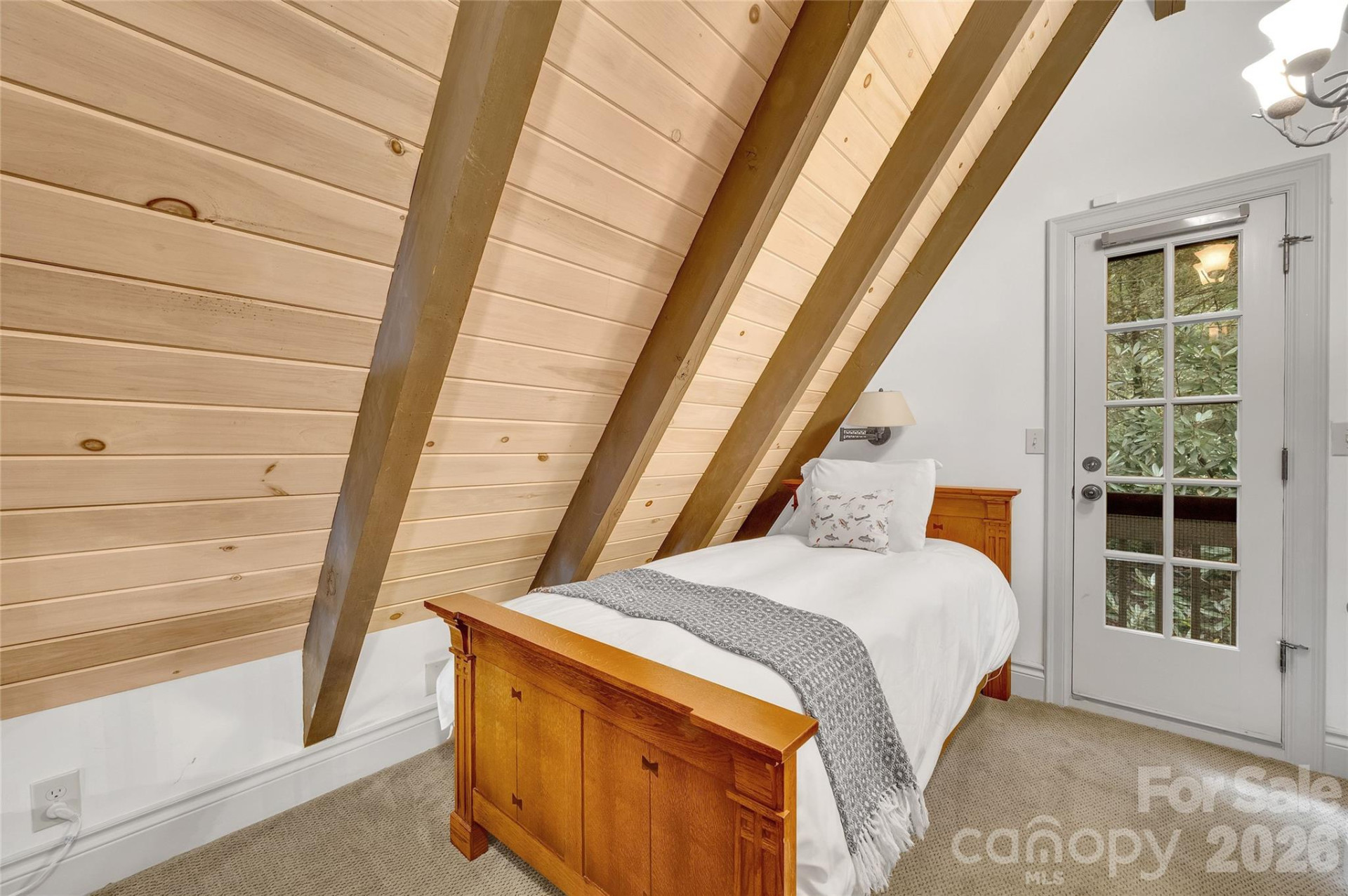 562 West Club Boulevard - Photo 28