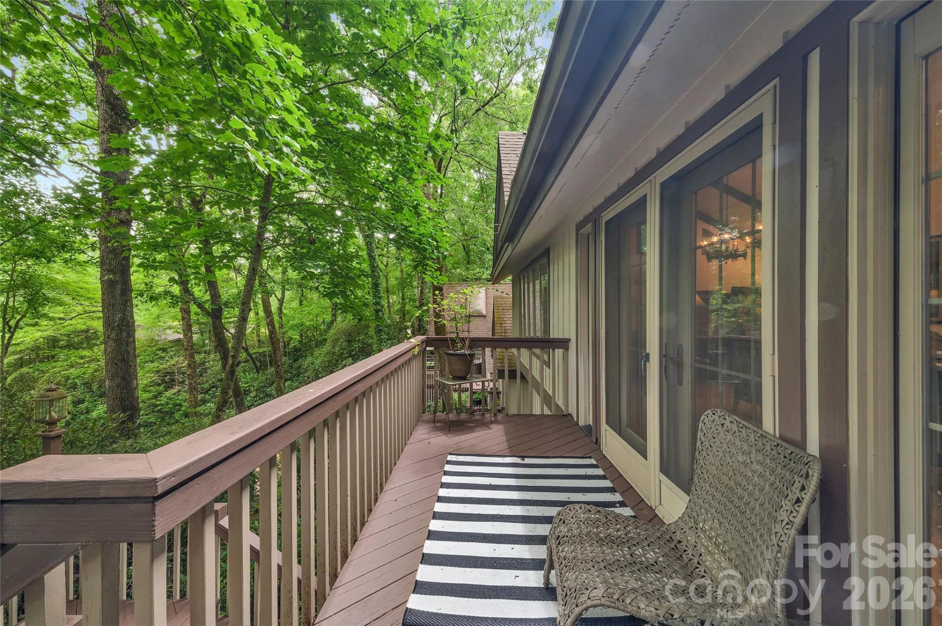 562 West Club Boulevard - Photo 35