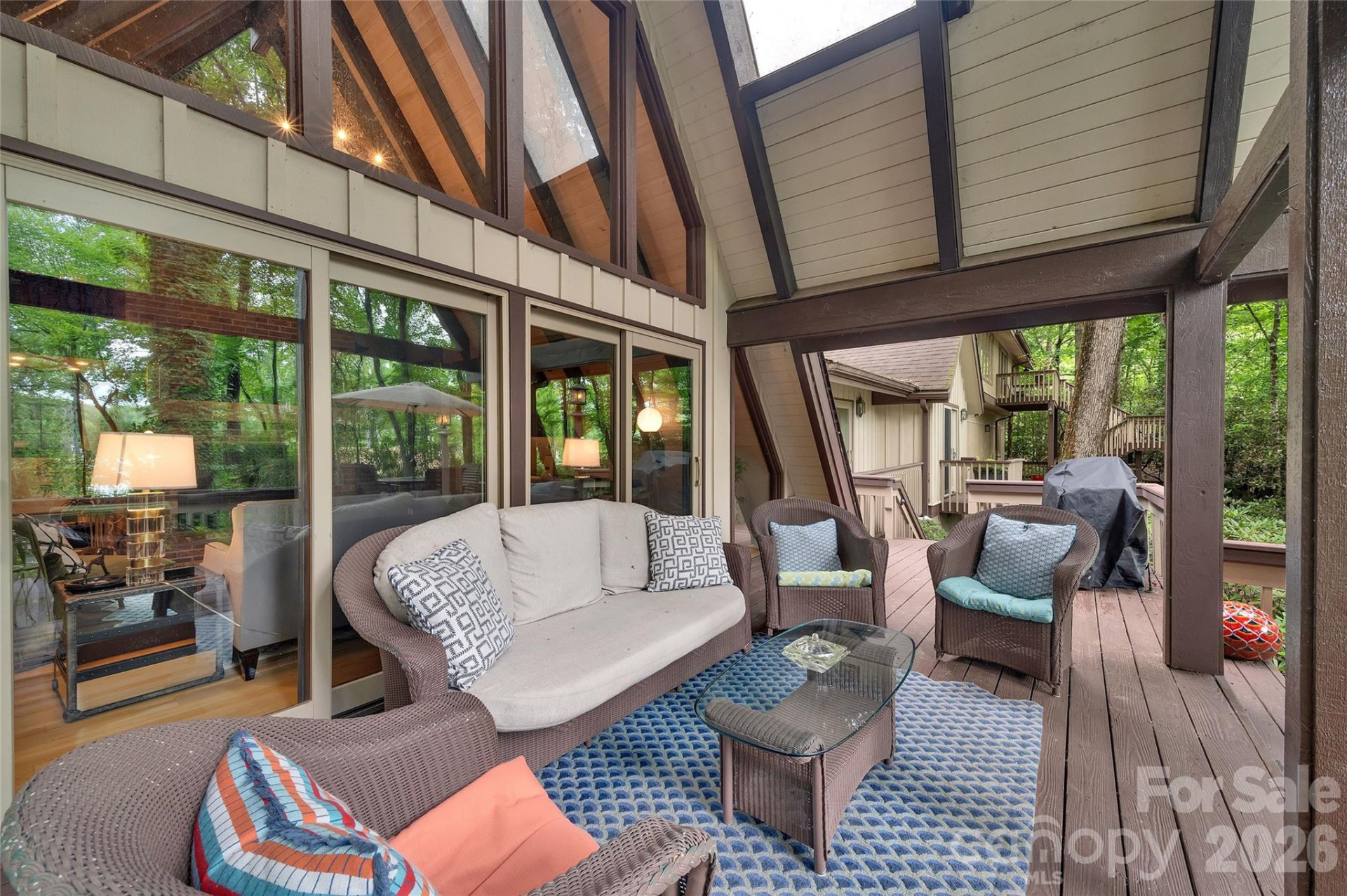 562 West Club Boulevard - Photo 37