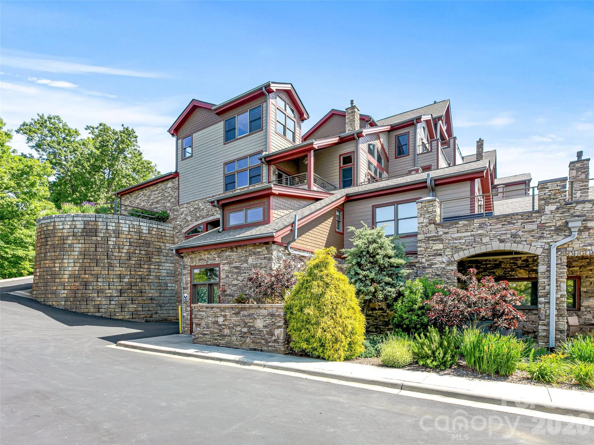 4 Chimney Crest Drive #F - Photo 2