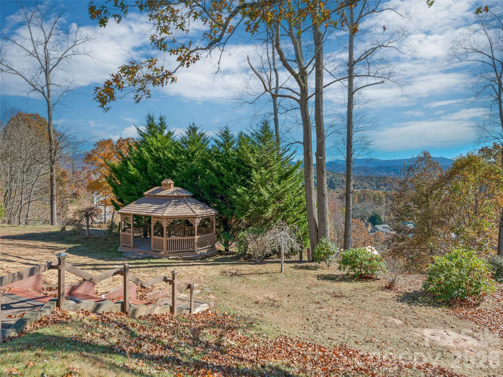 4 Chimney Crest Drive #F - Photo 31