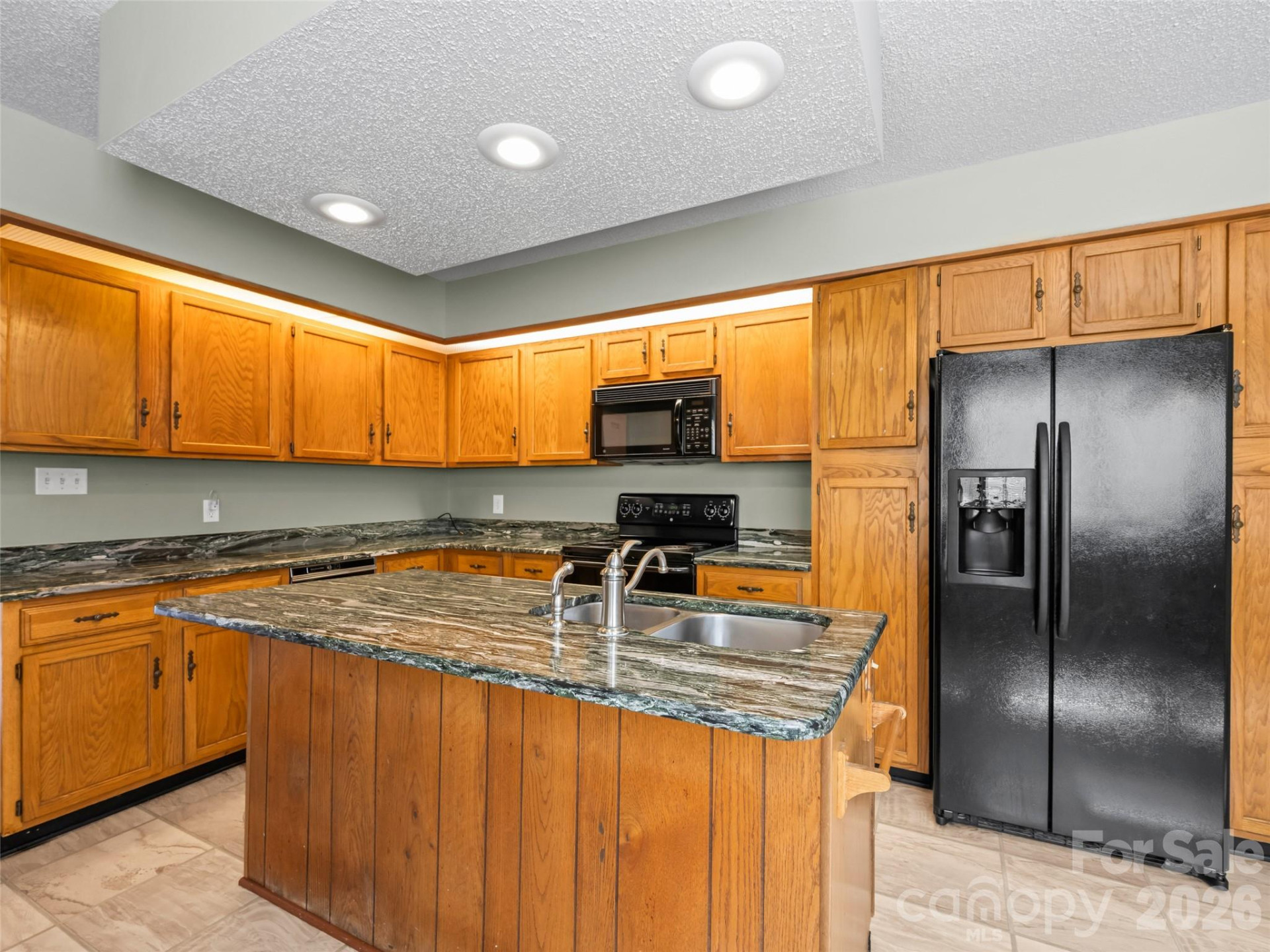110 Deerlake Drive - Photo 6