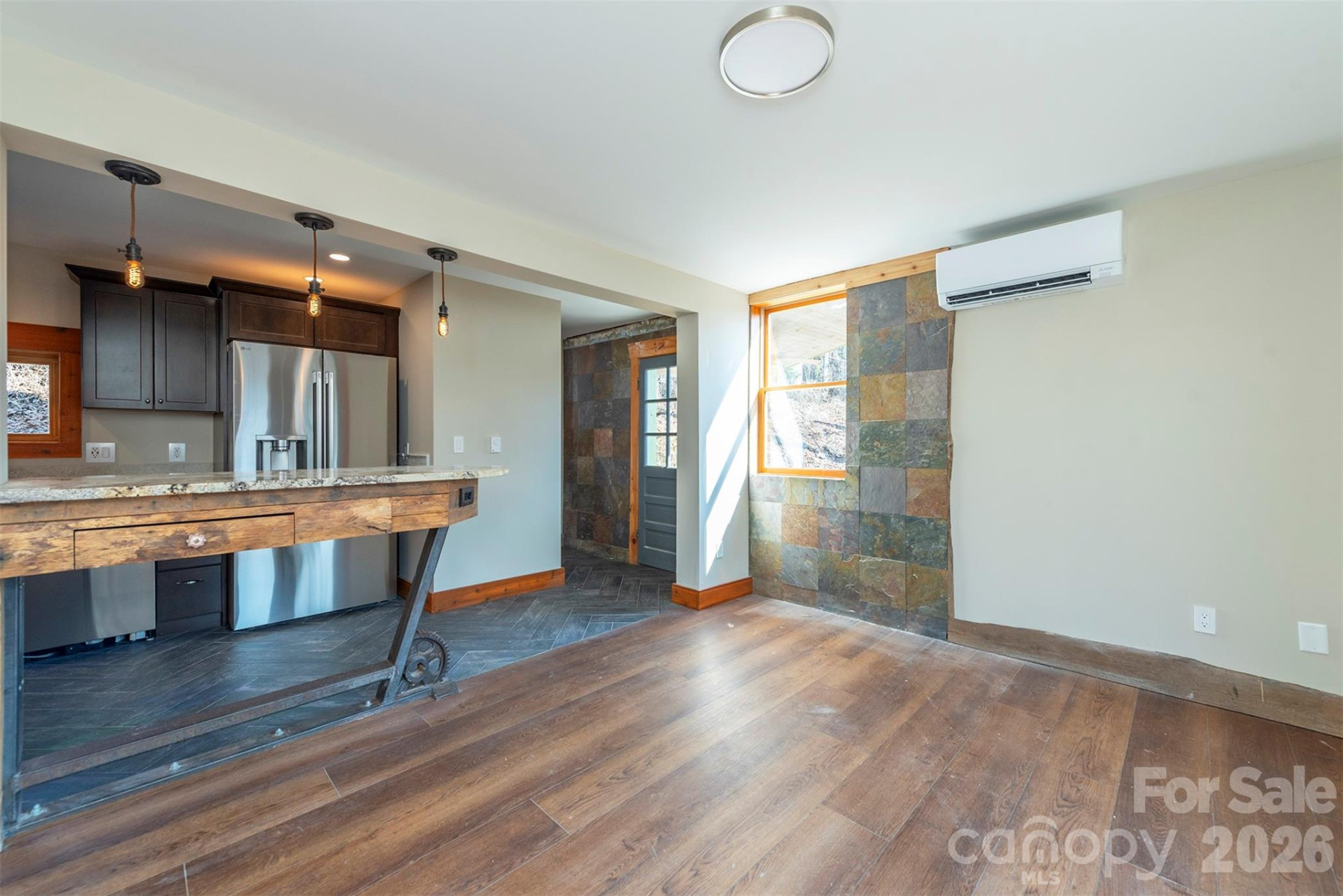 316 Oakdale Drive - Photo 3