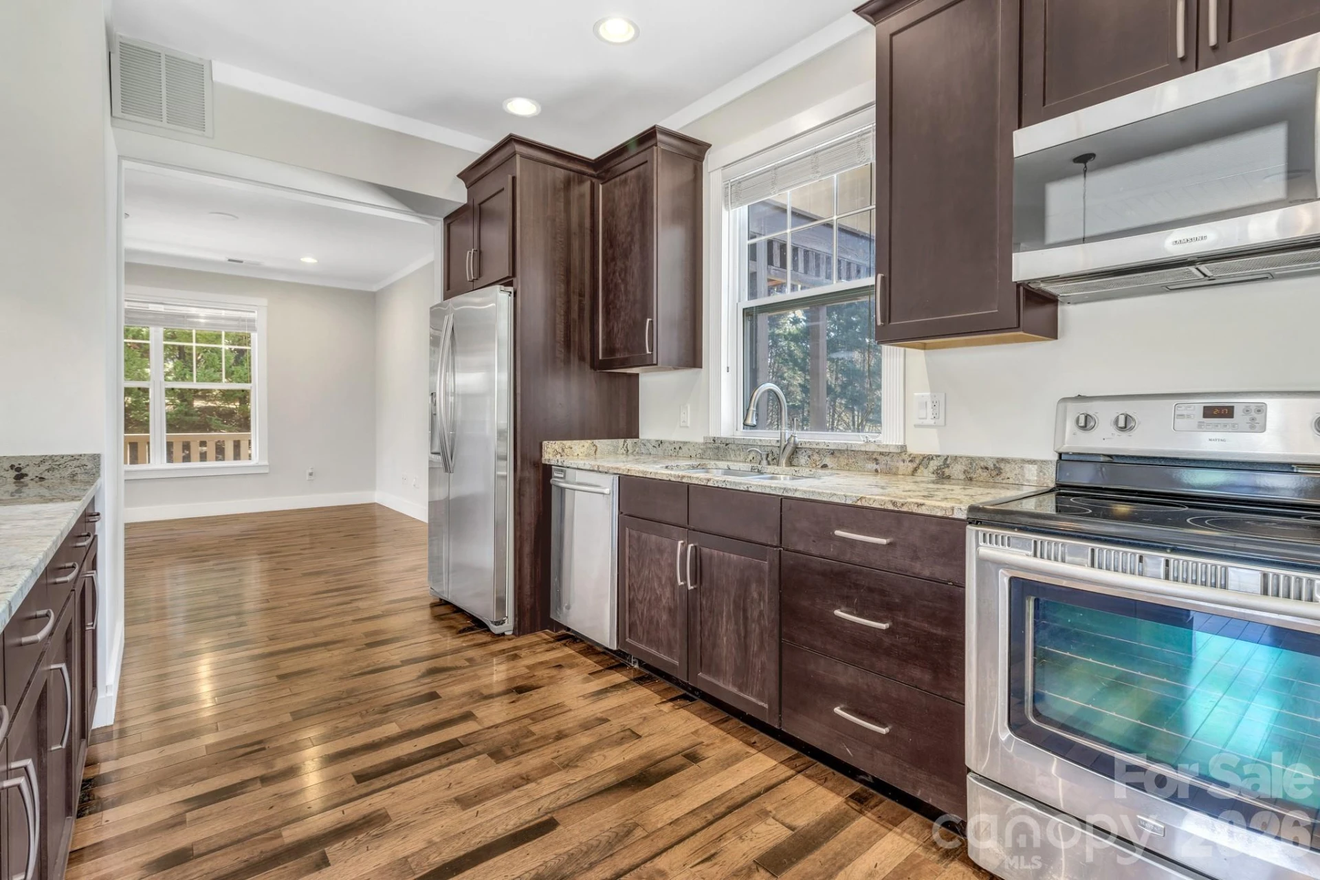 116 Unaka Avenue - Photo 12